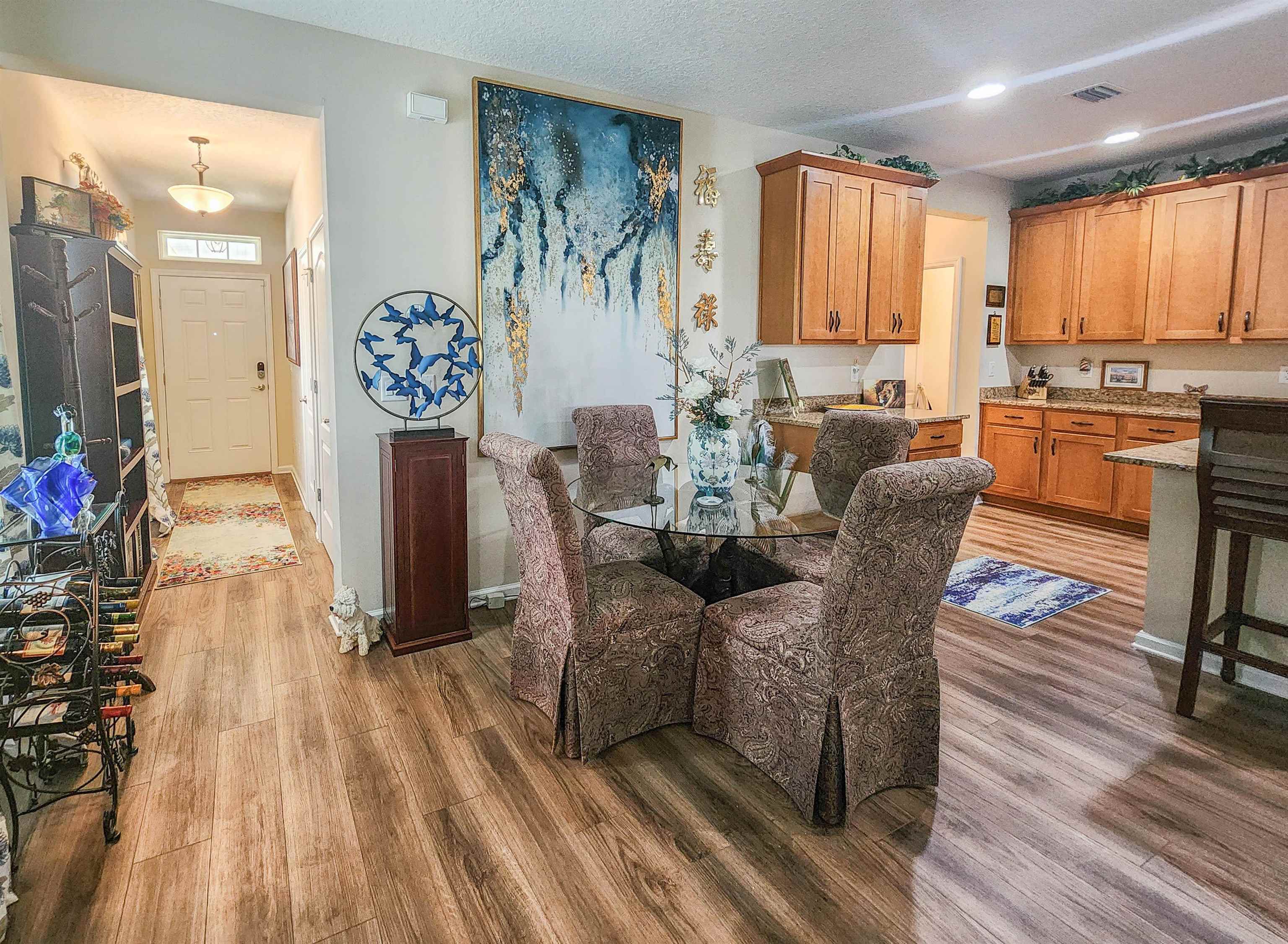 Image 9 of 43 For 835 Watson Rd E