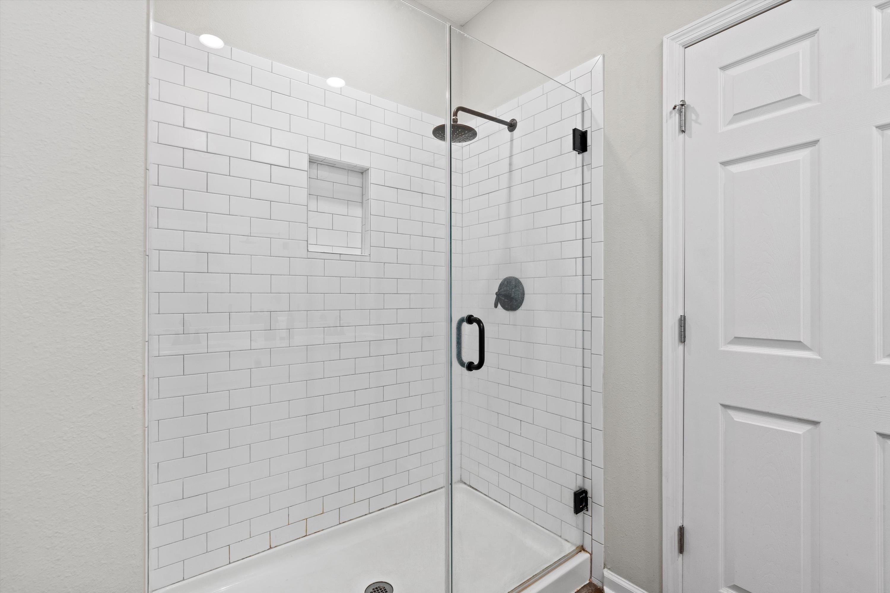 Image 17 of 37 For 13770 Brookwater Dr