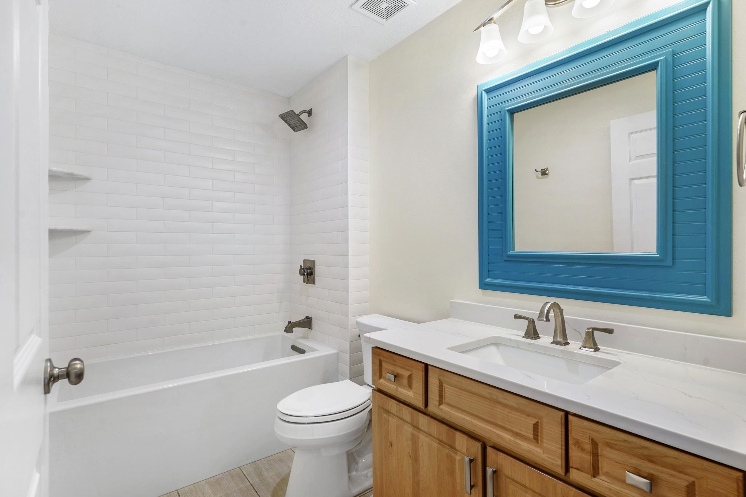 Image 10 of 44 For 285 Atlantis Cir  205