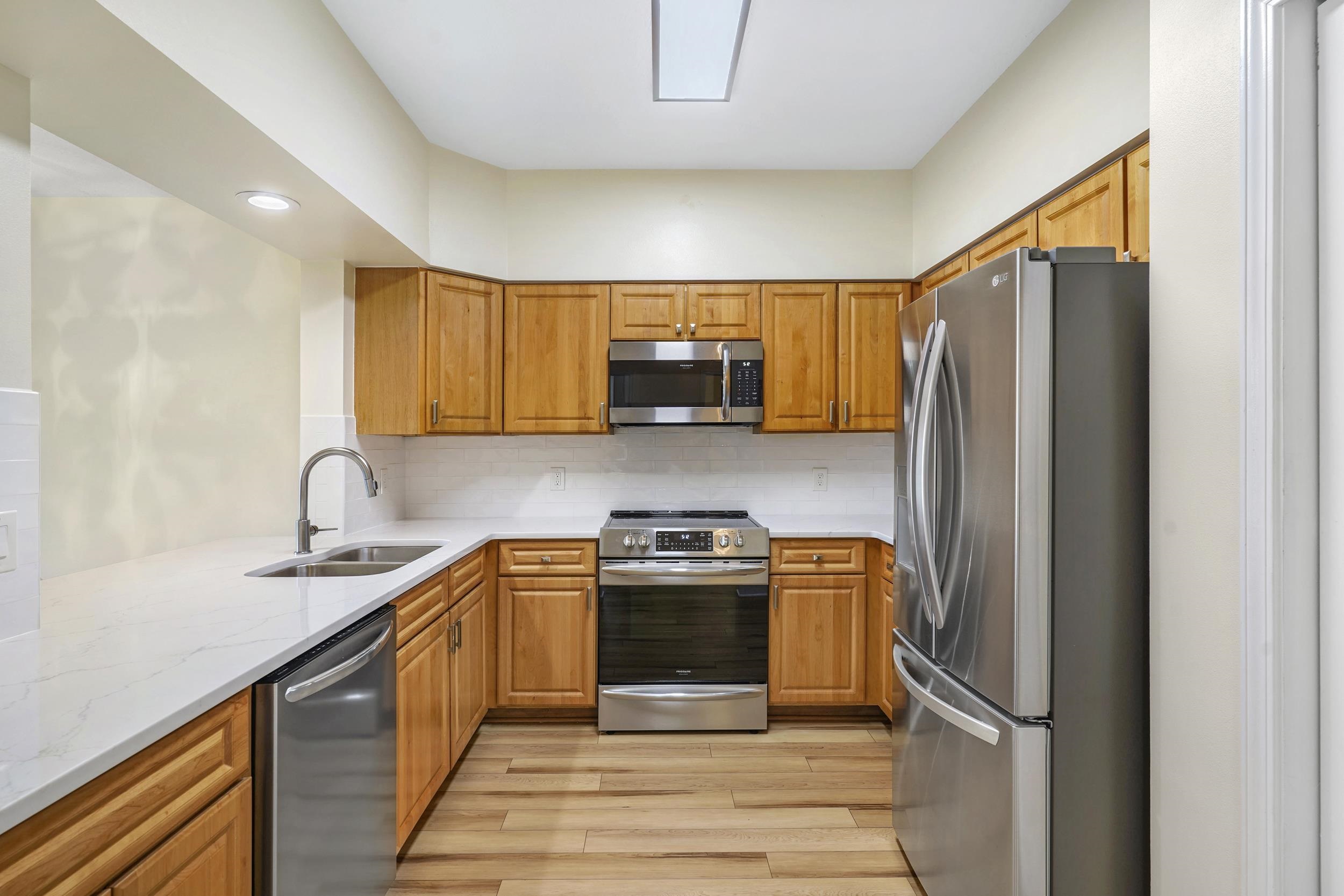 Image 12 of 44 For 285 Atlantis Cir  205