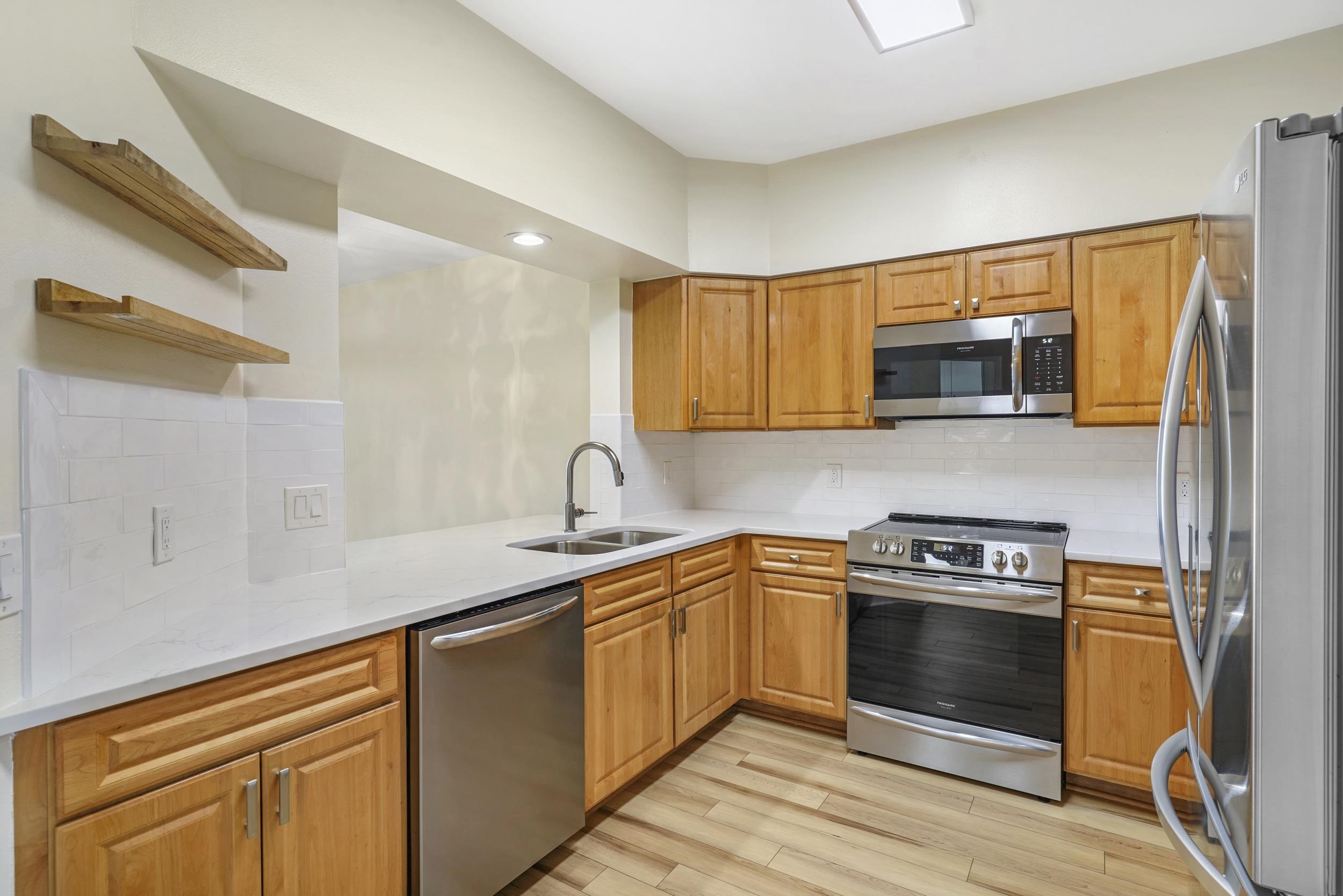 Image 13 of 44 For 285 Atlantis Cir  205
