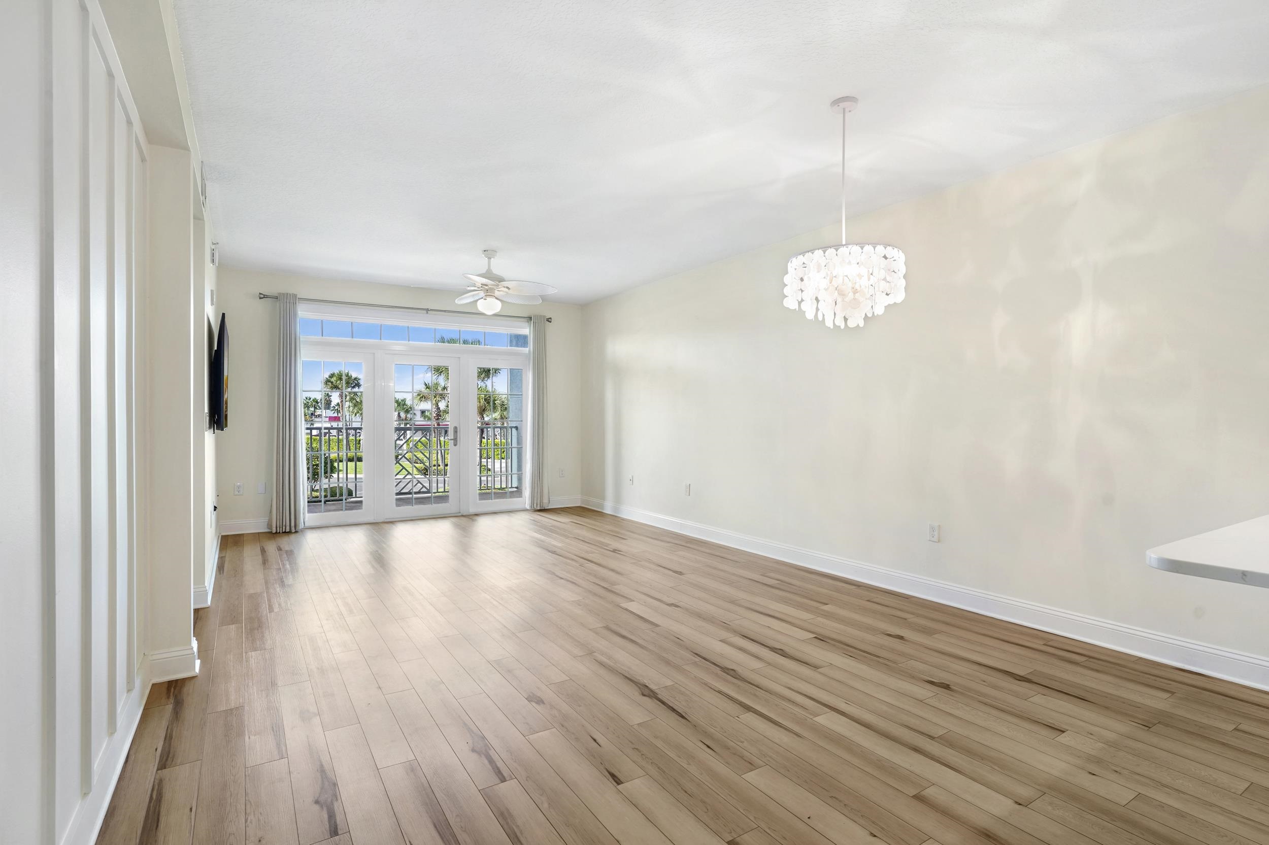 Image 18 of 44 For 285 Atlantis Cir  205