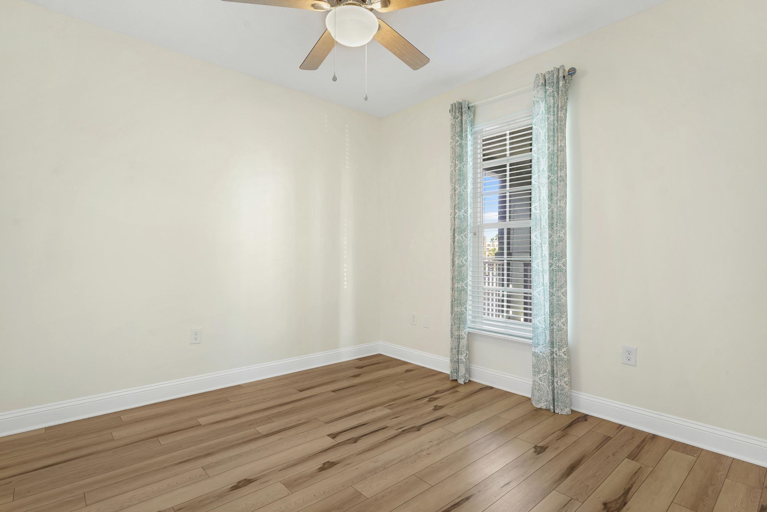 Image 4 of 44 For 285 Atlantis Cir  205