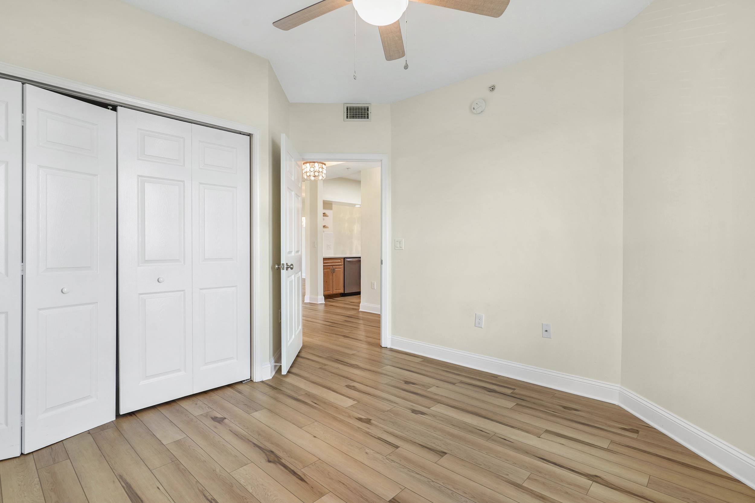 Image 7 of 44 For 285 Atlantis Cir  205