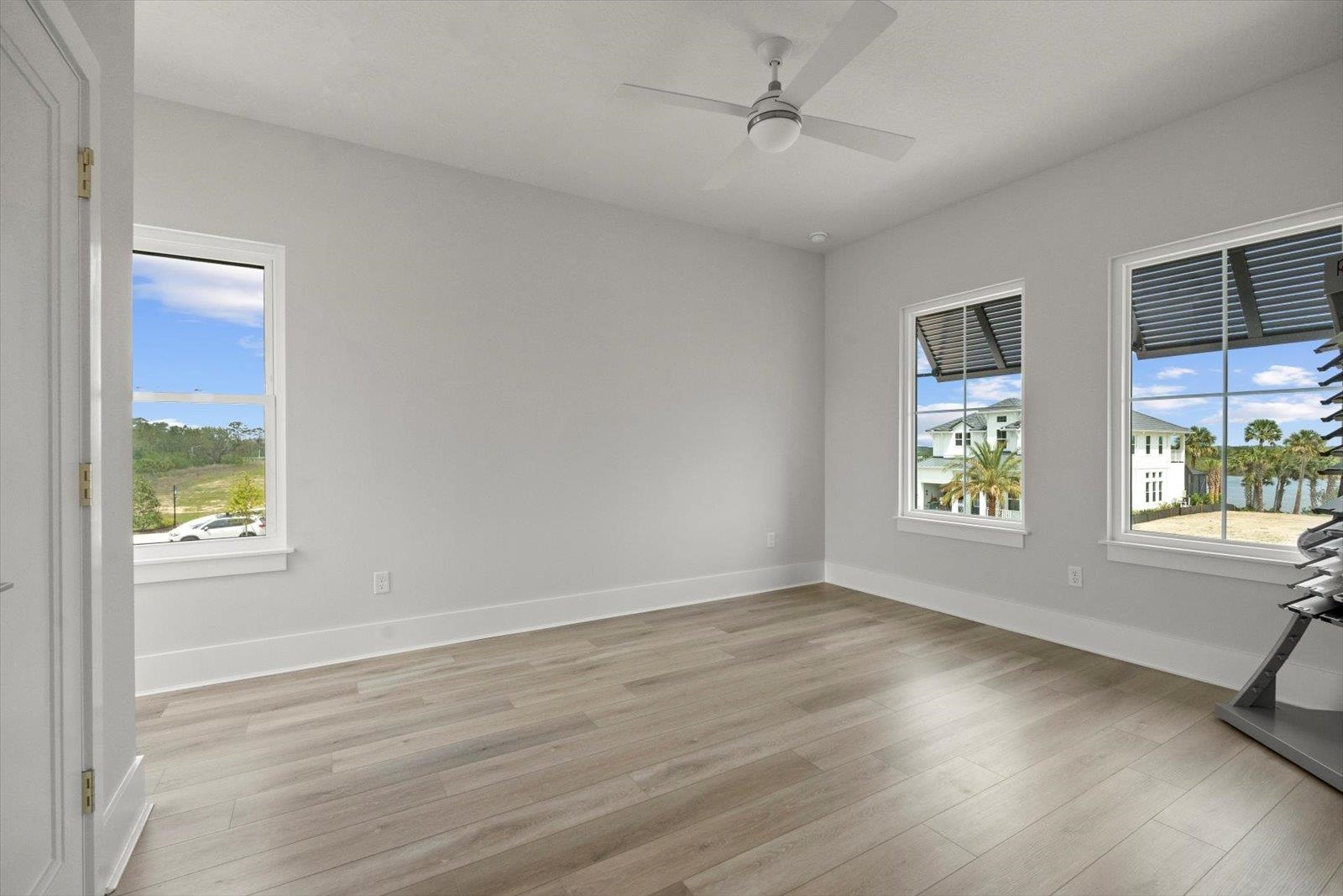 Image 15 of 74 For 127 Coronado Rd