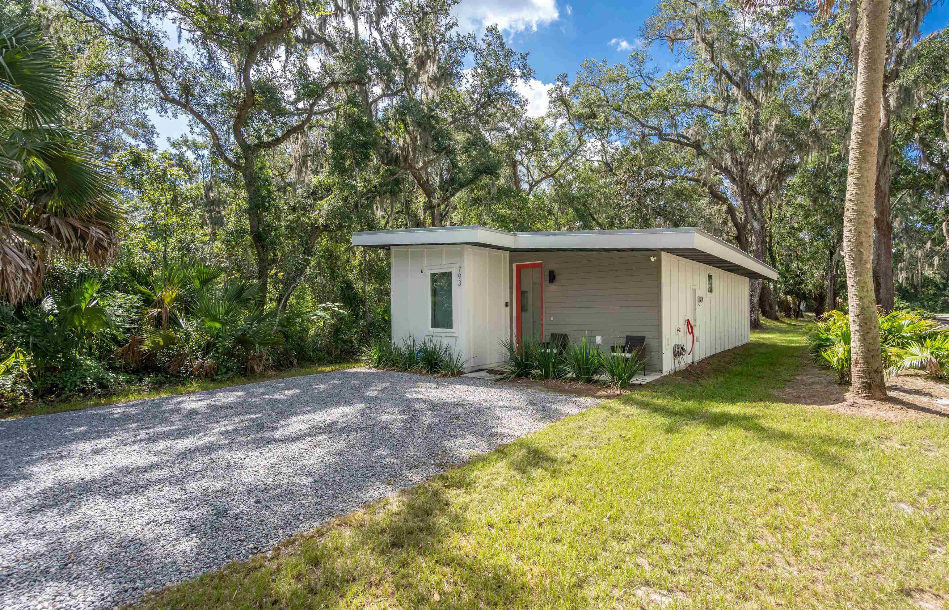 Image 2 of 22 For 793 Chapin St