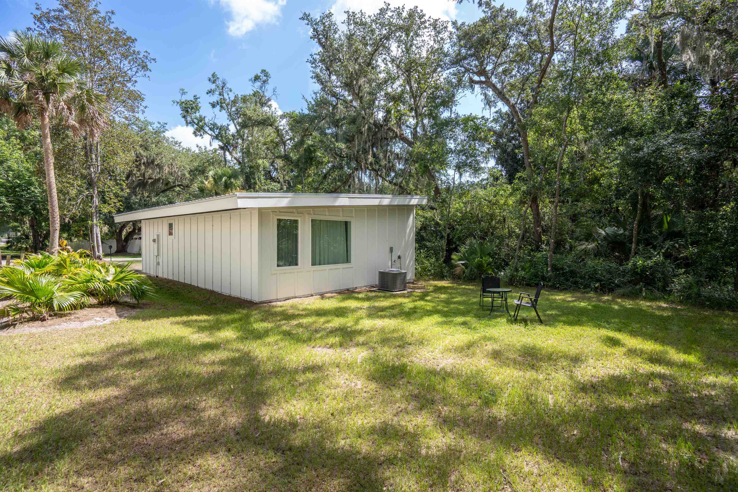 Image 3 of 22 For 793 Chapin St
