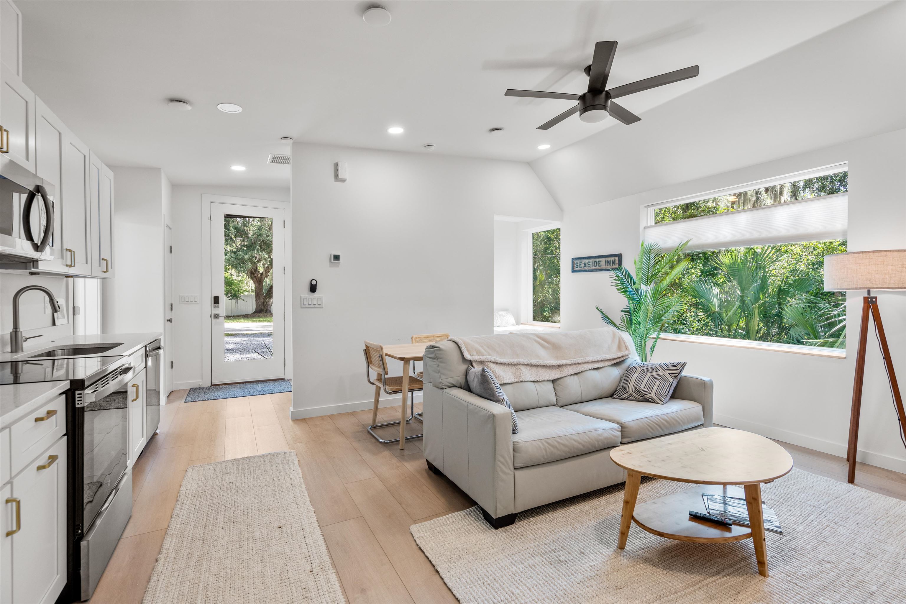 Image 7 of 22 For 793 Chapin St