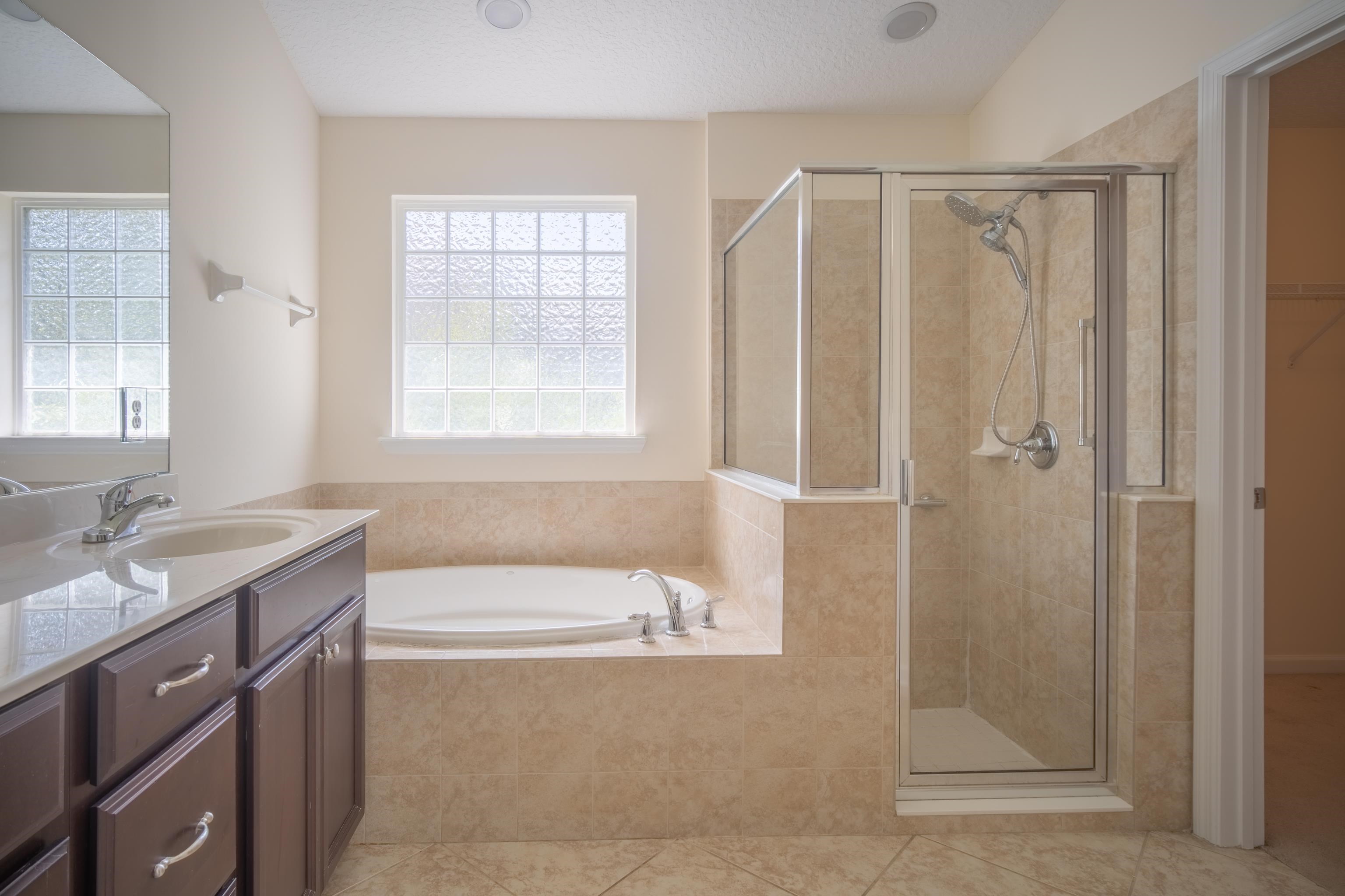 Image 22 of 36 For 132 Kings Trace Dr