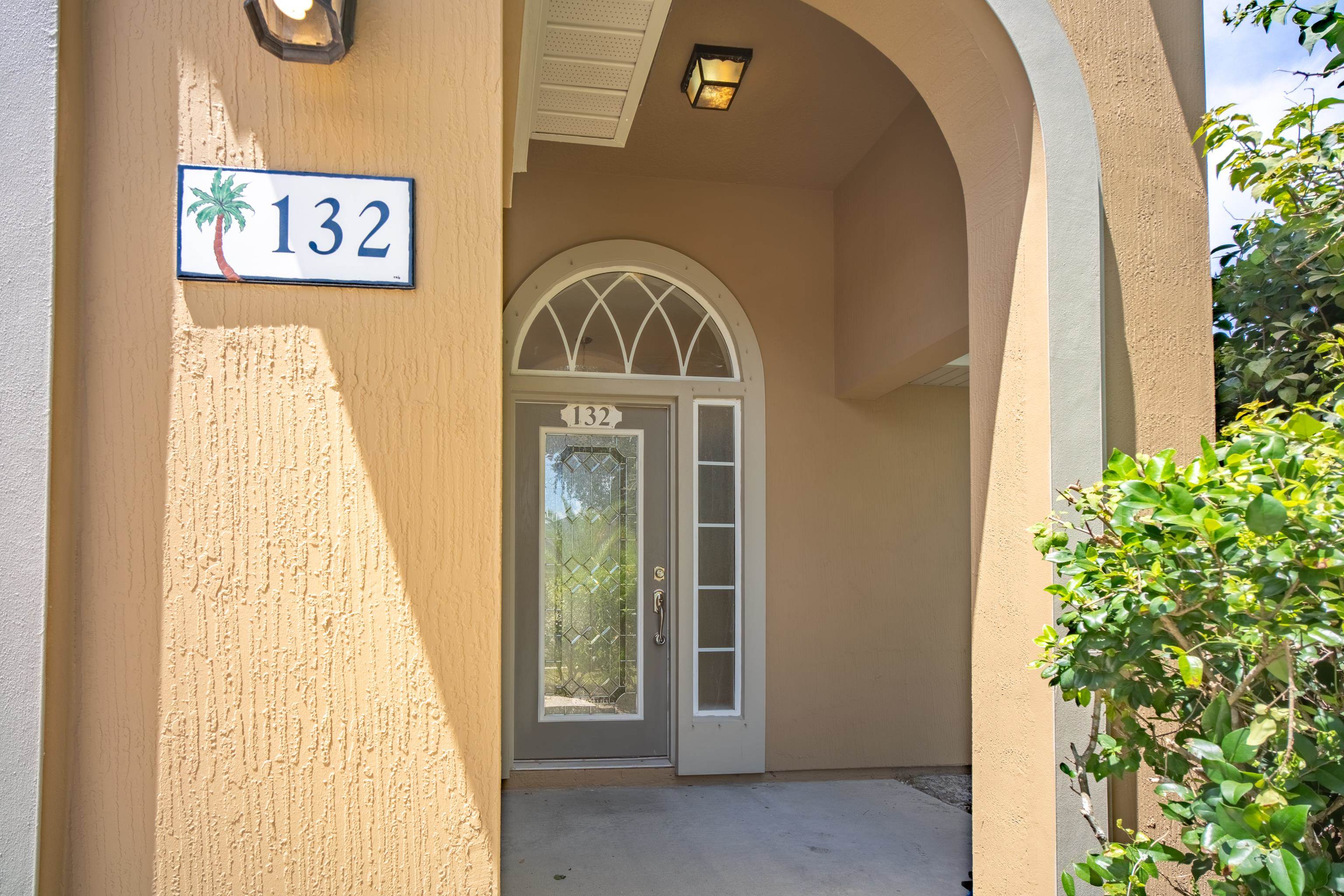 Image 4 of 36 For 132 Kings Trace Dr