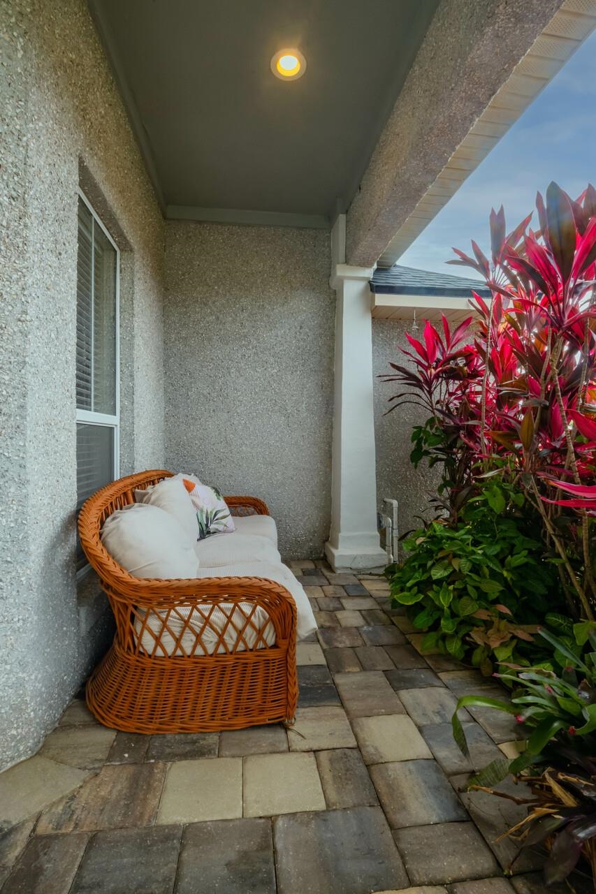 Image 10 of 58 For 7 Deerwood St