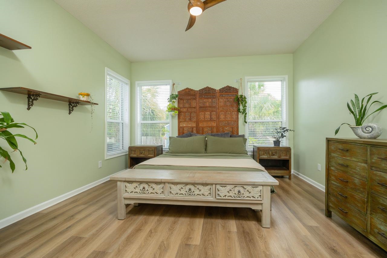 Image 31 of 58 For 7 Deerwood St