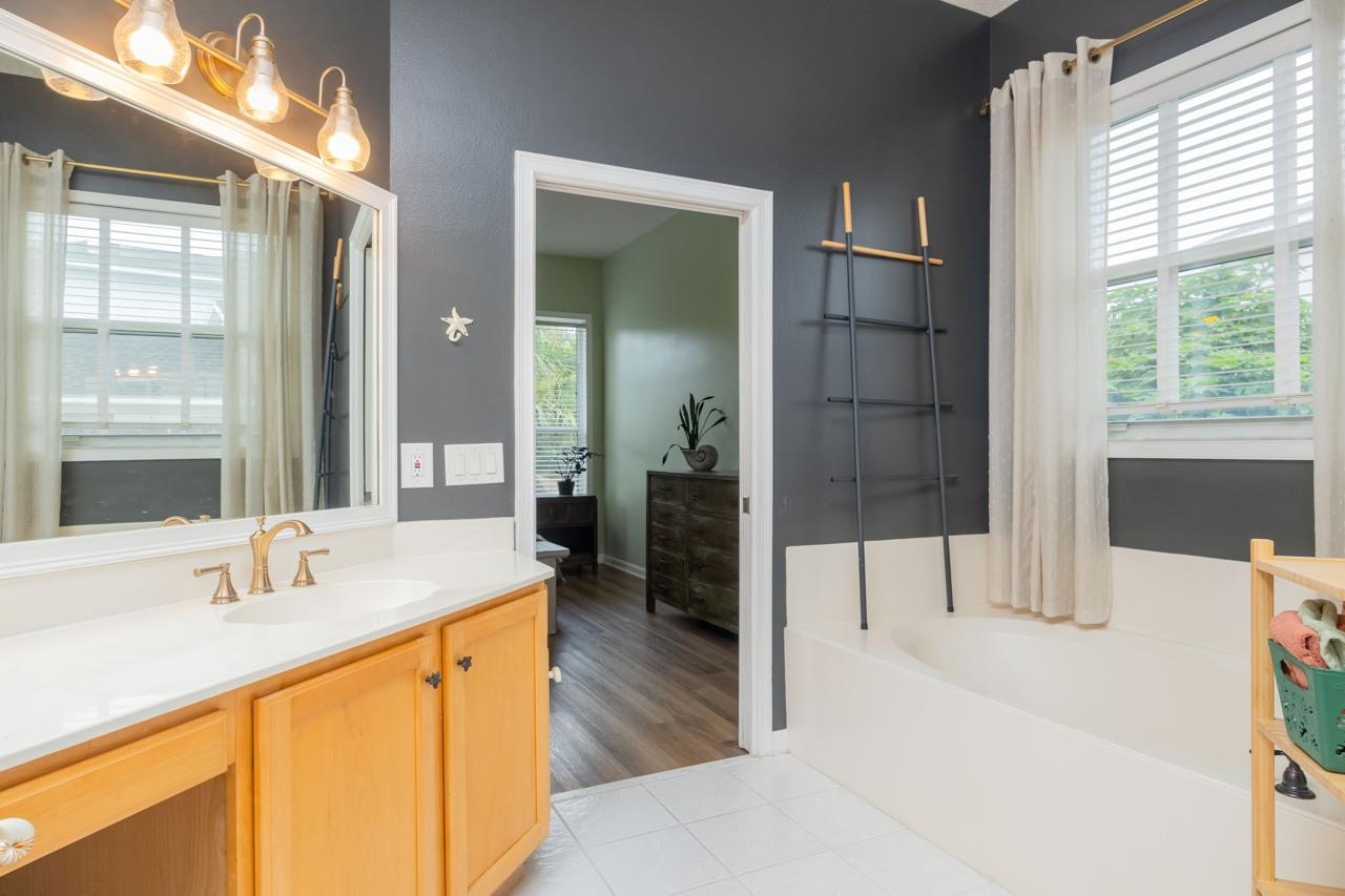 Image 36 of 58 For 7 Deerwood St