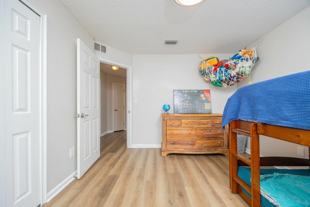 Image 39 of 58 For 7 Deerwood St