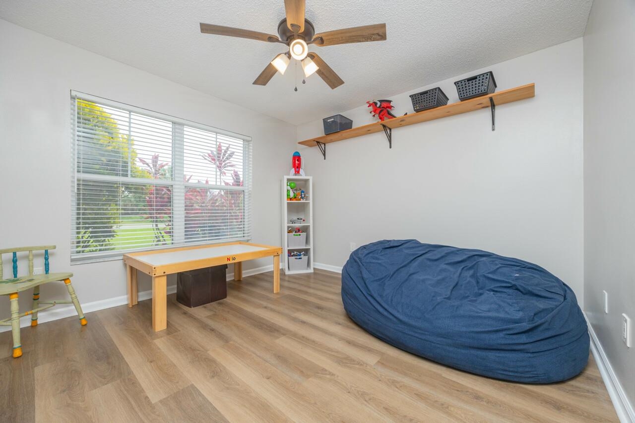 Image 41 of 58 For 7 Deerwood St
