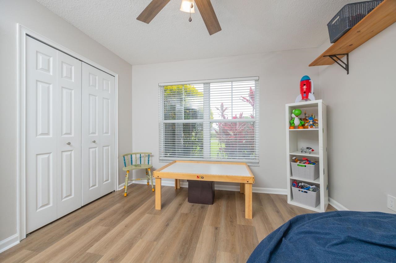 Image 42 of 58 For 7 Deerwood St