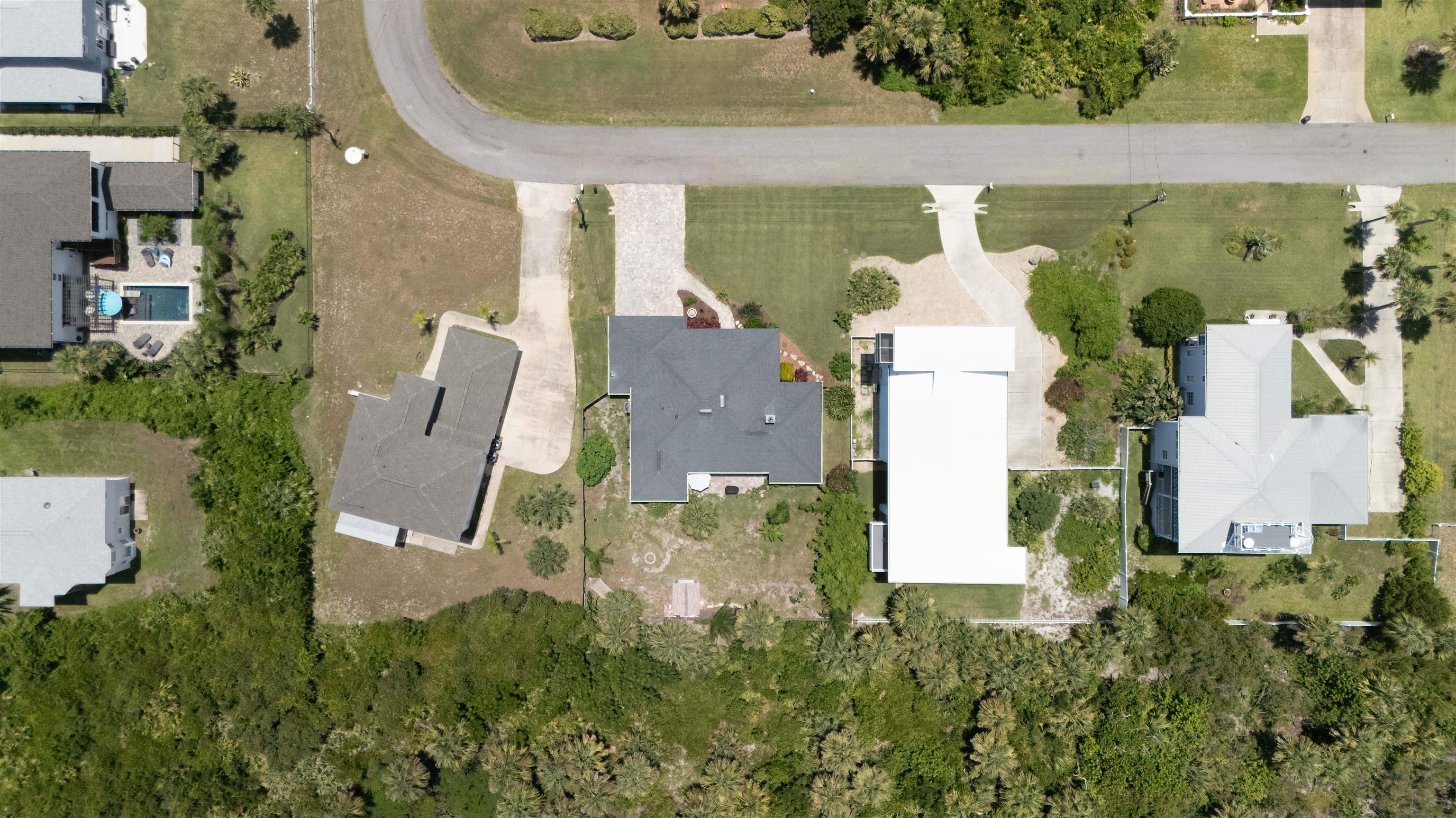 Image 52 of 58 For 7 Deerwood St