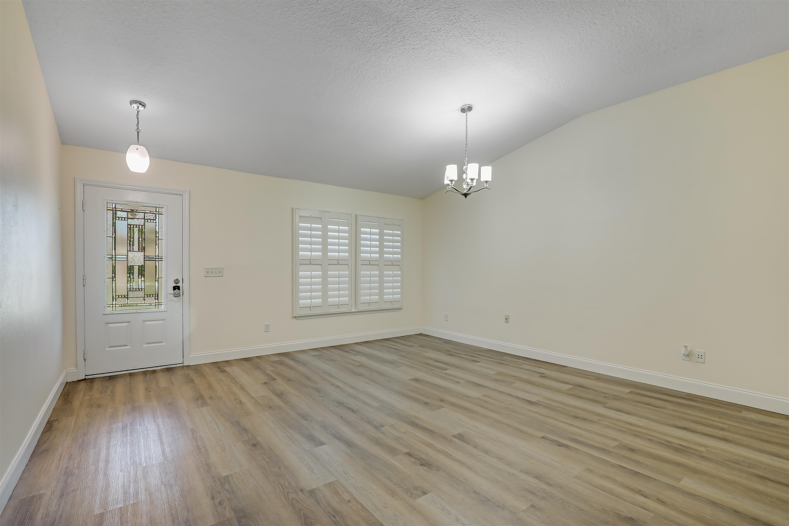 Image 10 of 50 For 4105 Palmetto Bay Dr