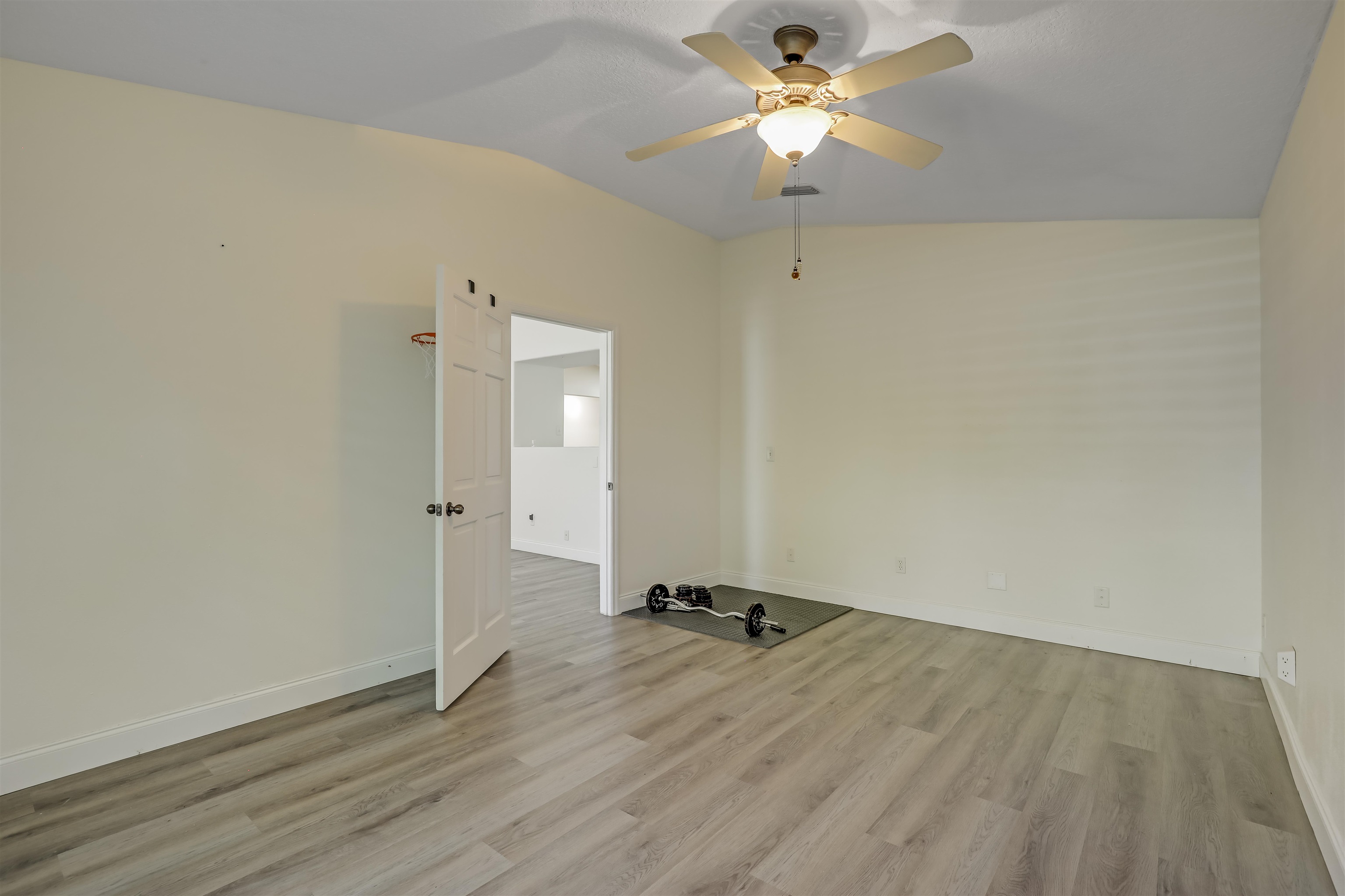 Image 14 of 50 For 4105 Palmetto Bay Dr