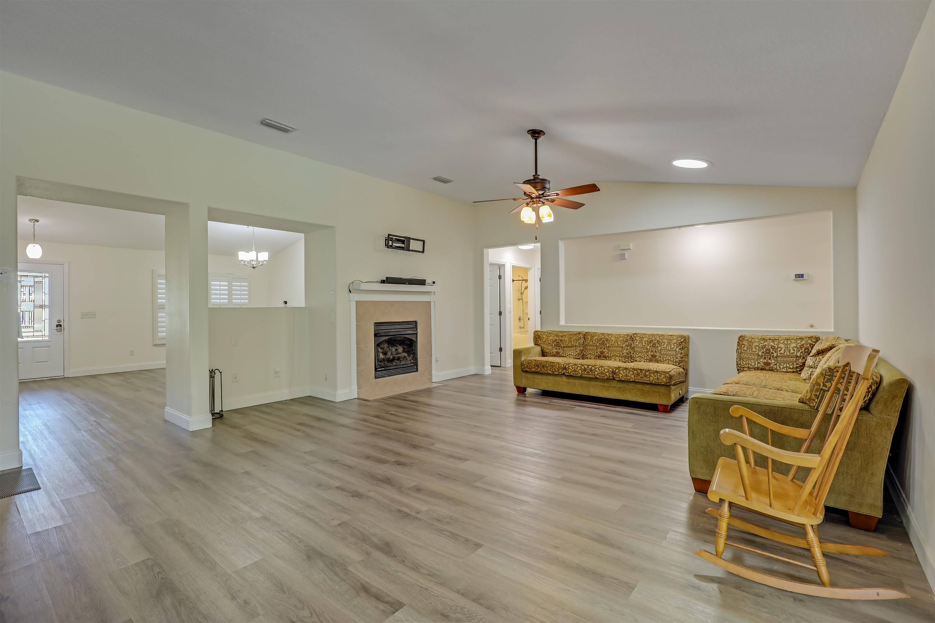 Image 16 of 50 For 4105 Palmetto Bay Dr