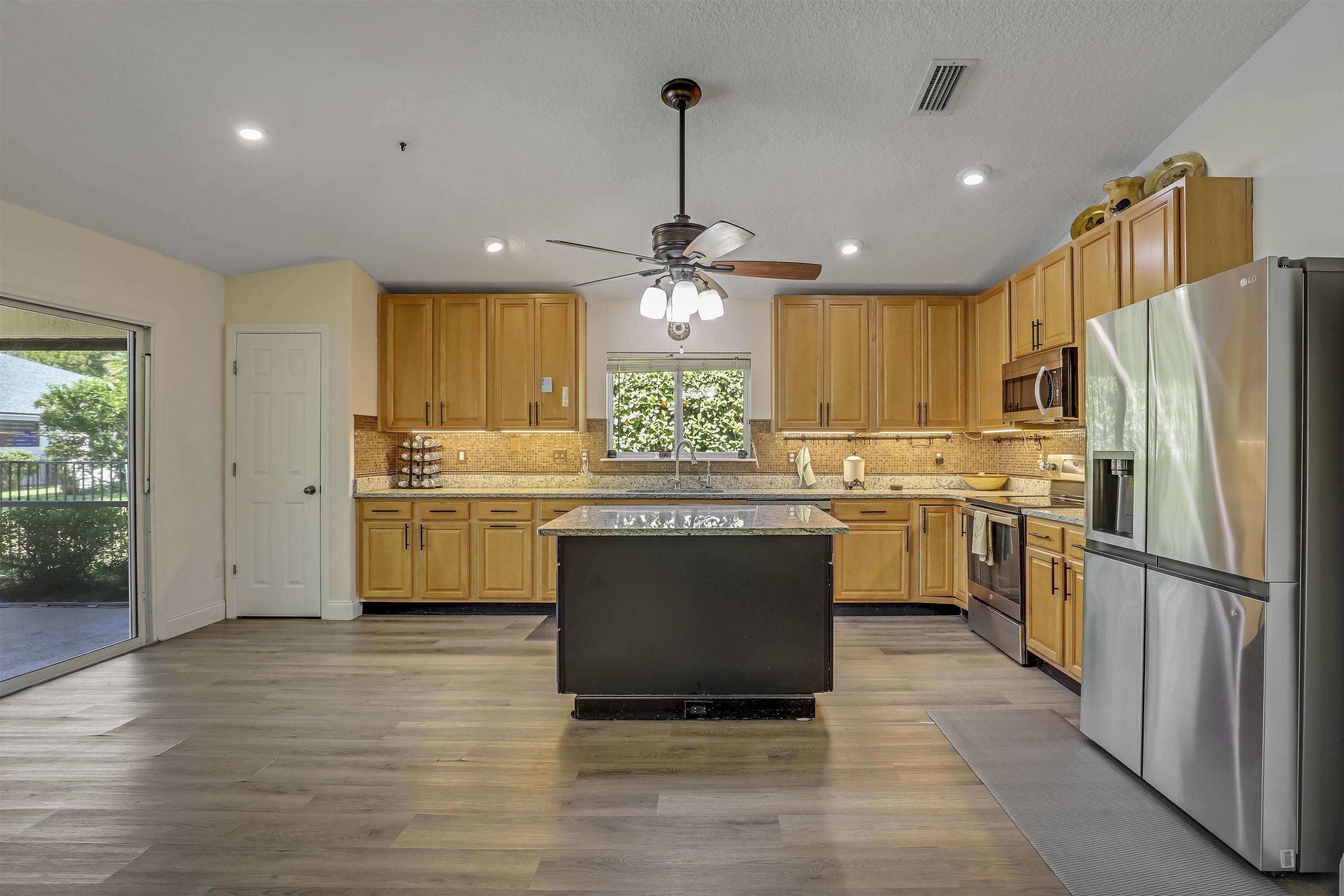 Image 17 of 50 For 4105 Palmetto Bay Dr