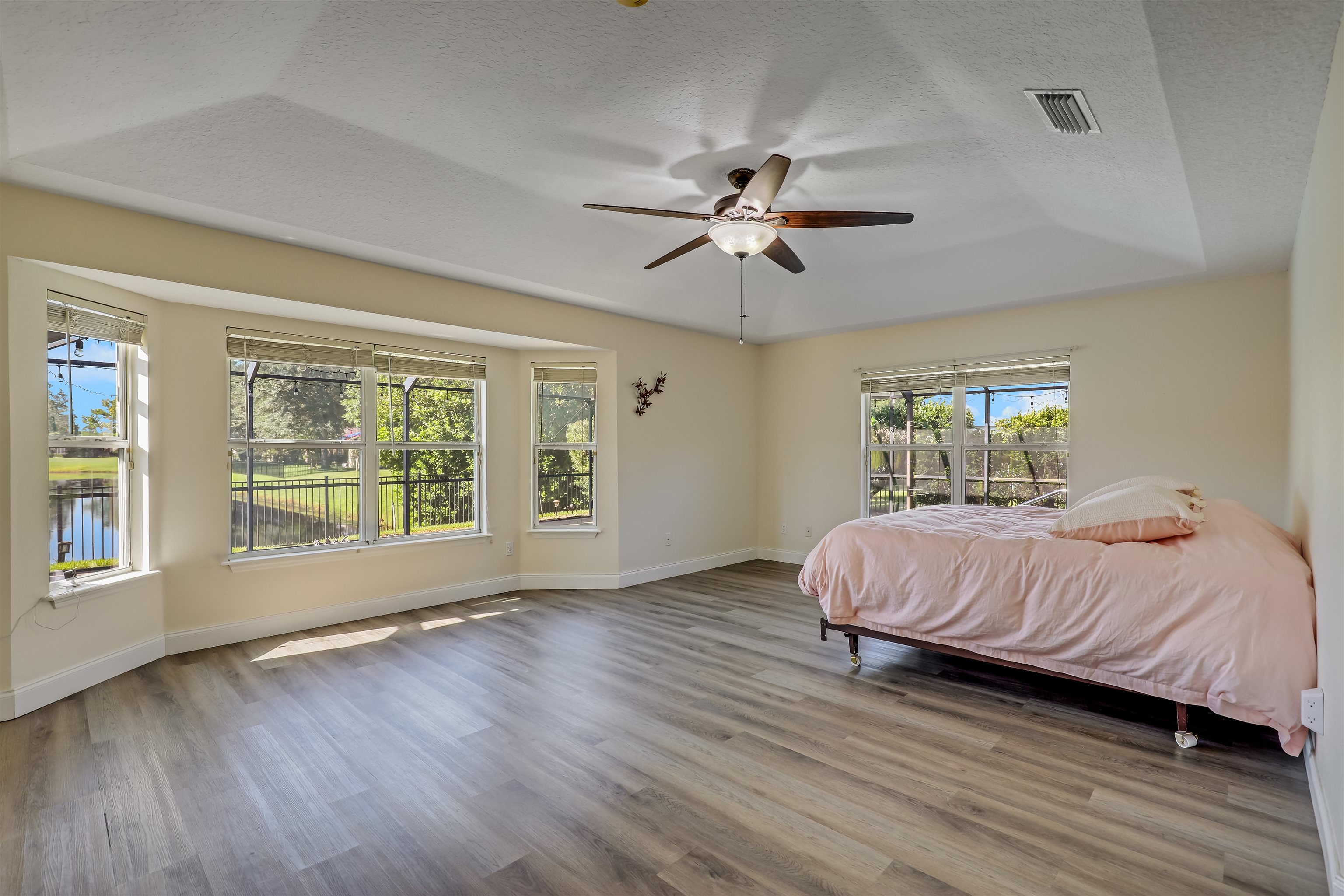 Image 32 of 50 For 4105 Palmetto Bay Dr