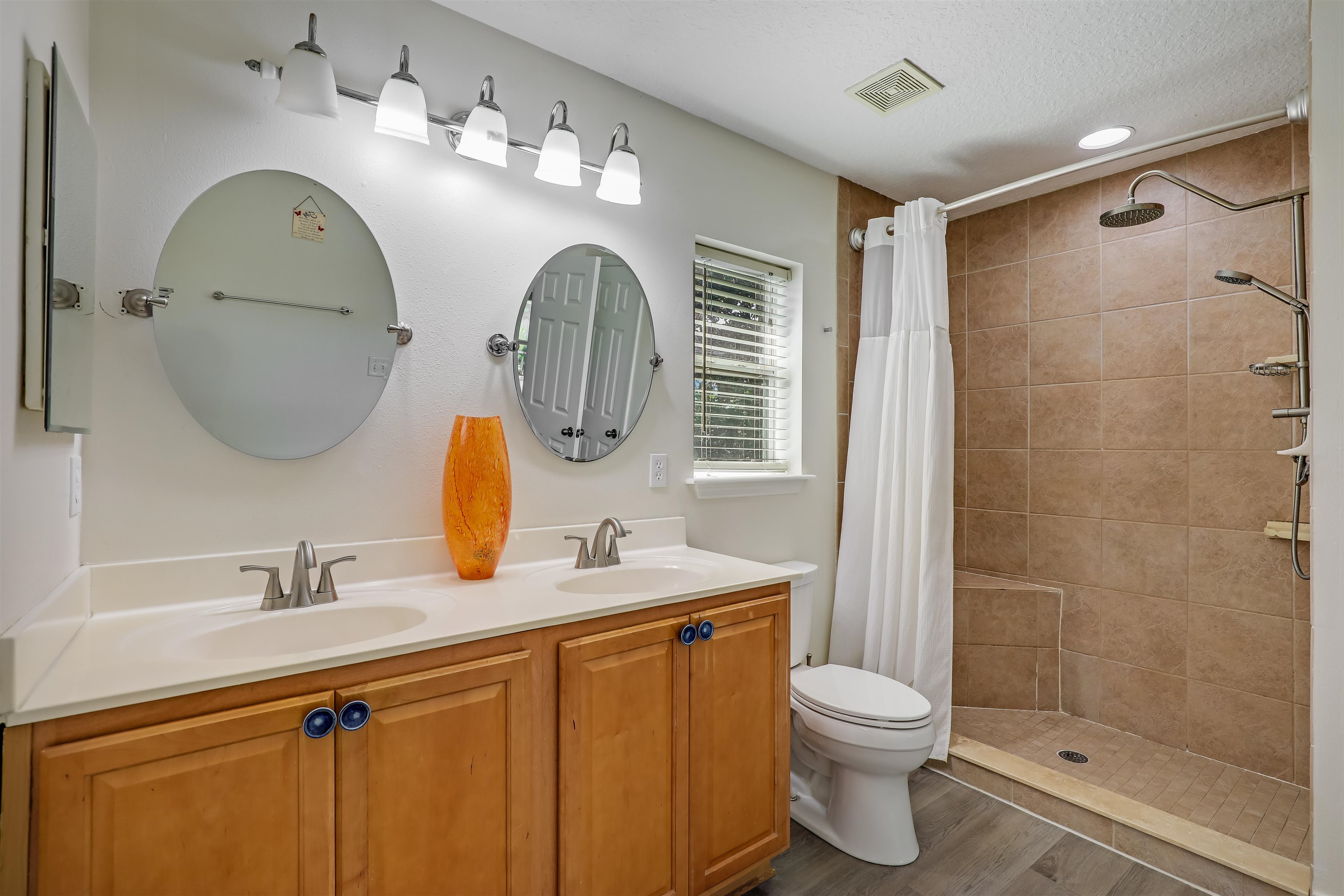 Image 34 of 50 For 4105 Palmetto Bay Dr