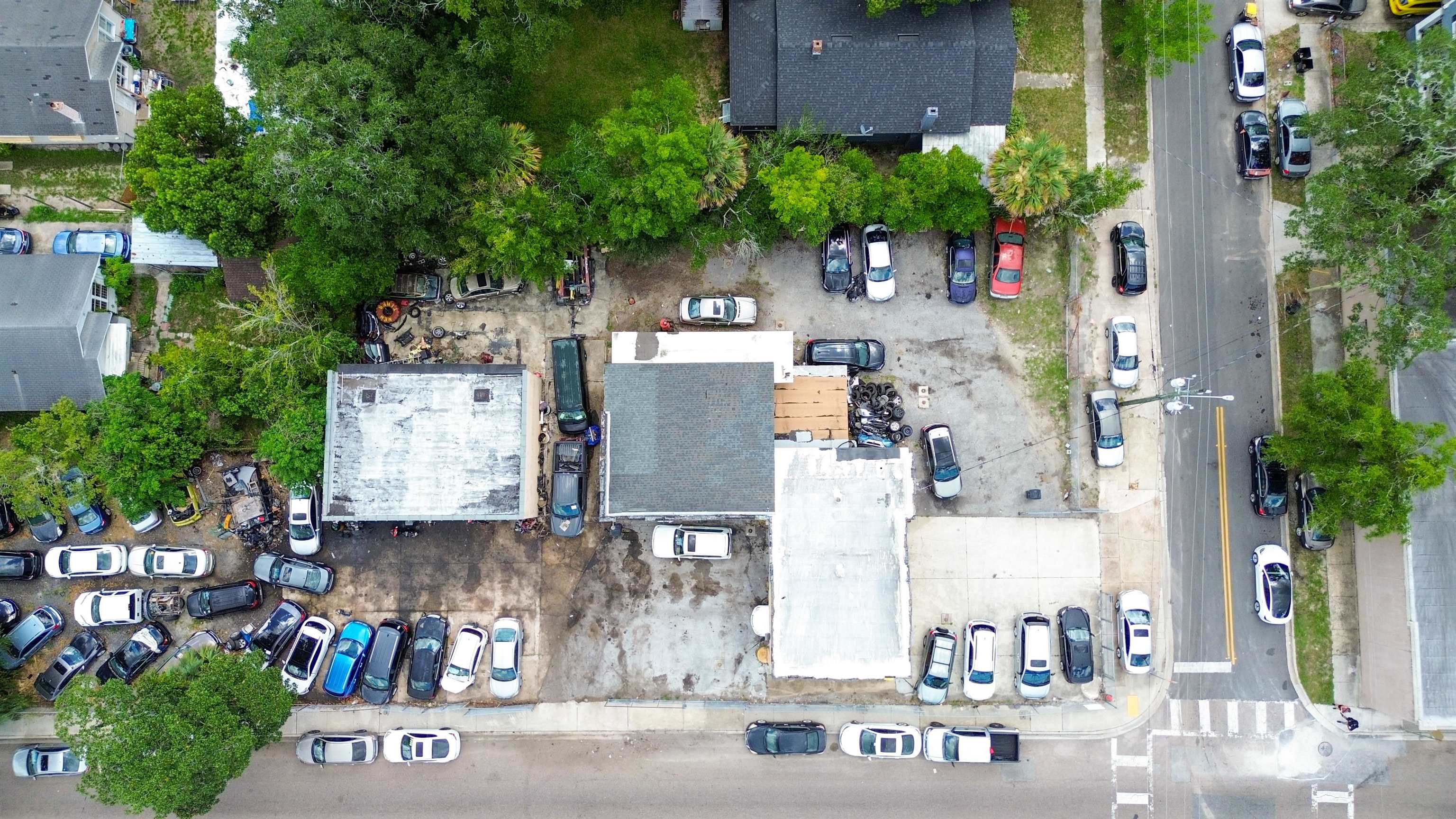 Image 4 of 17 For 2215 Phoenix Ave