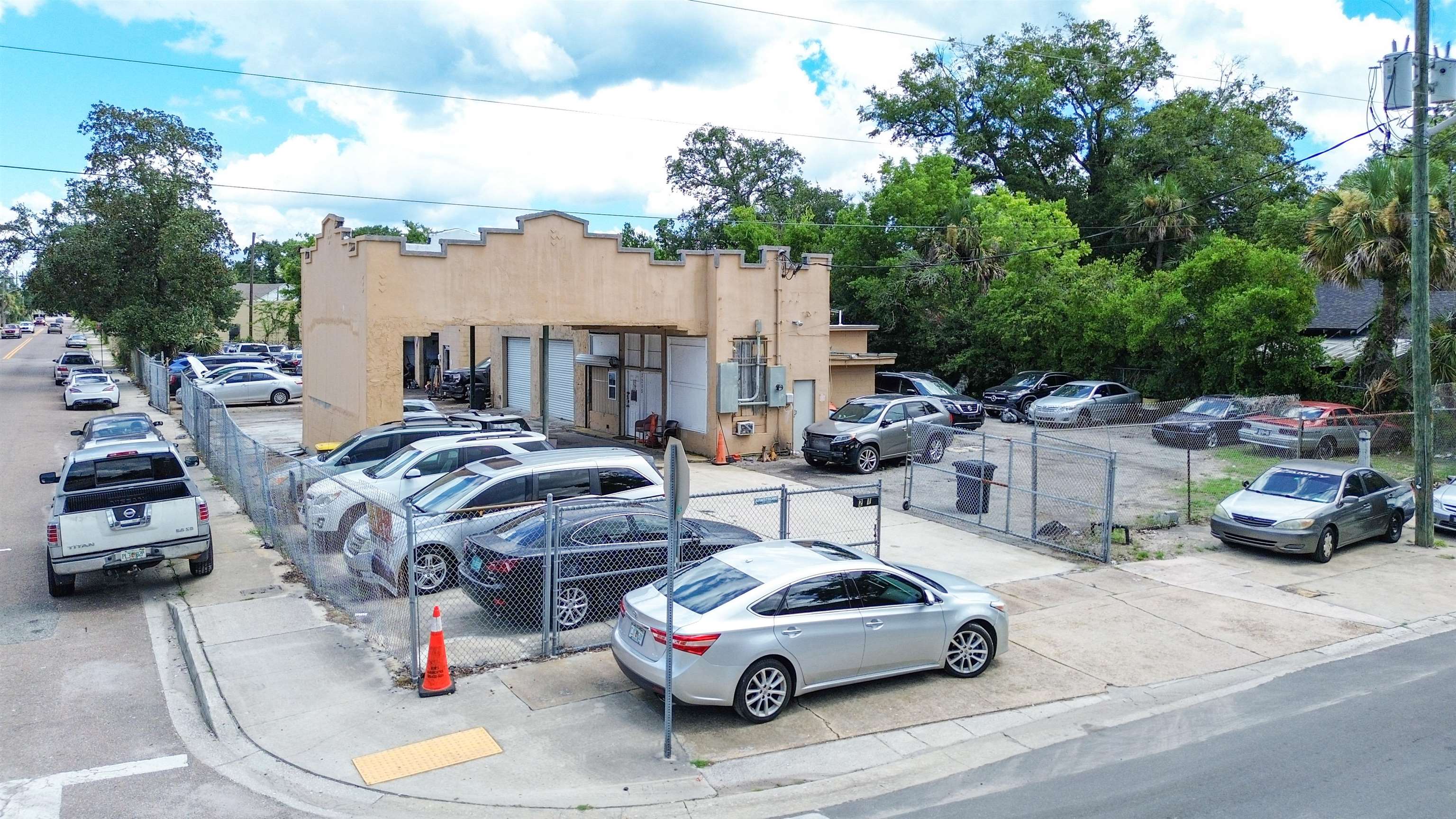 Image 9 of 17 For 2215 Phoenix Ave