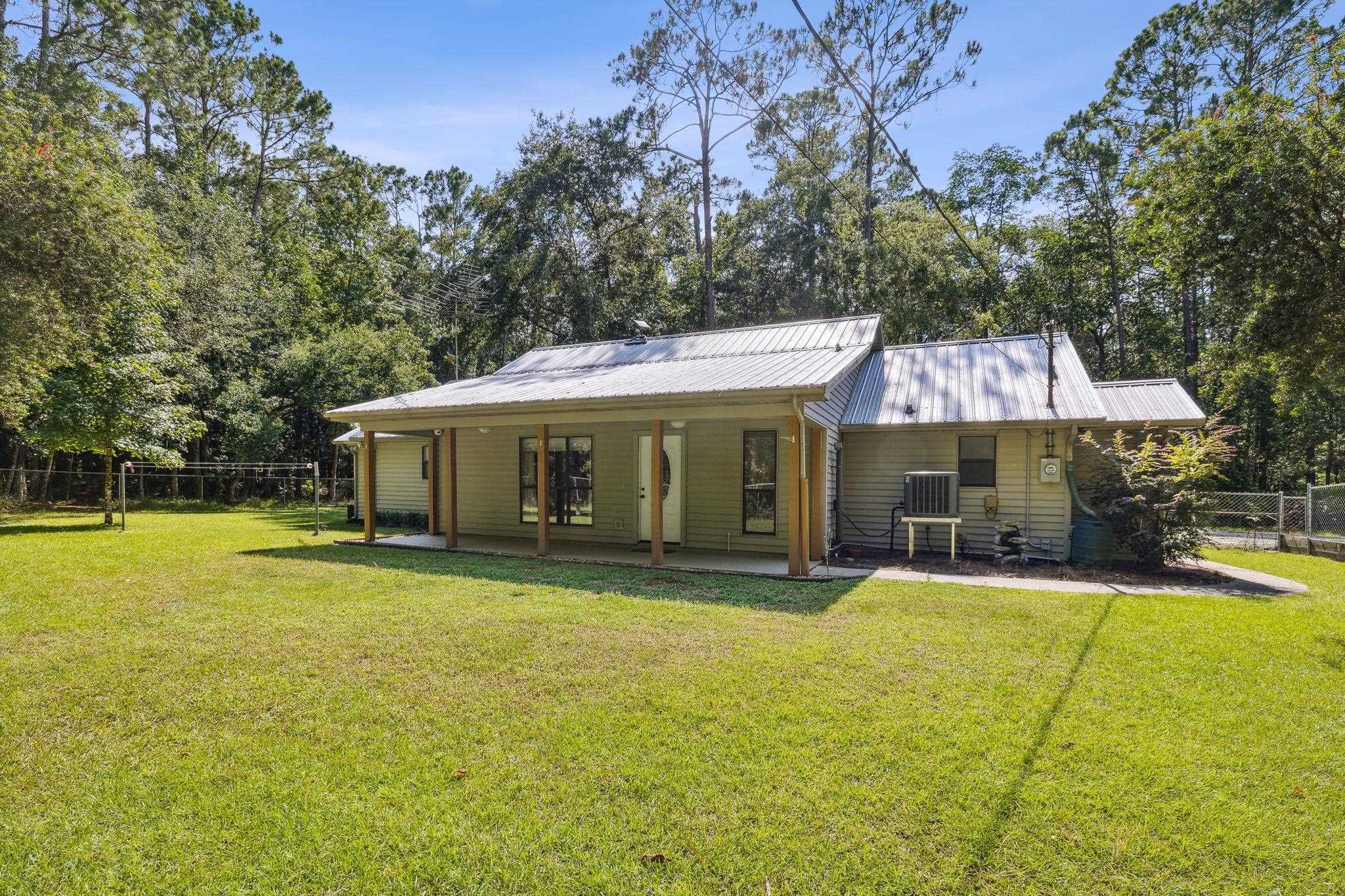 Image 3 of 36 For 142 Williams Park Road