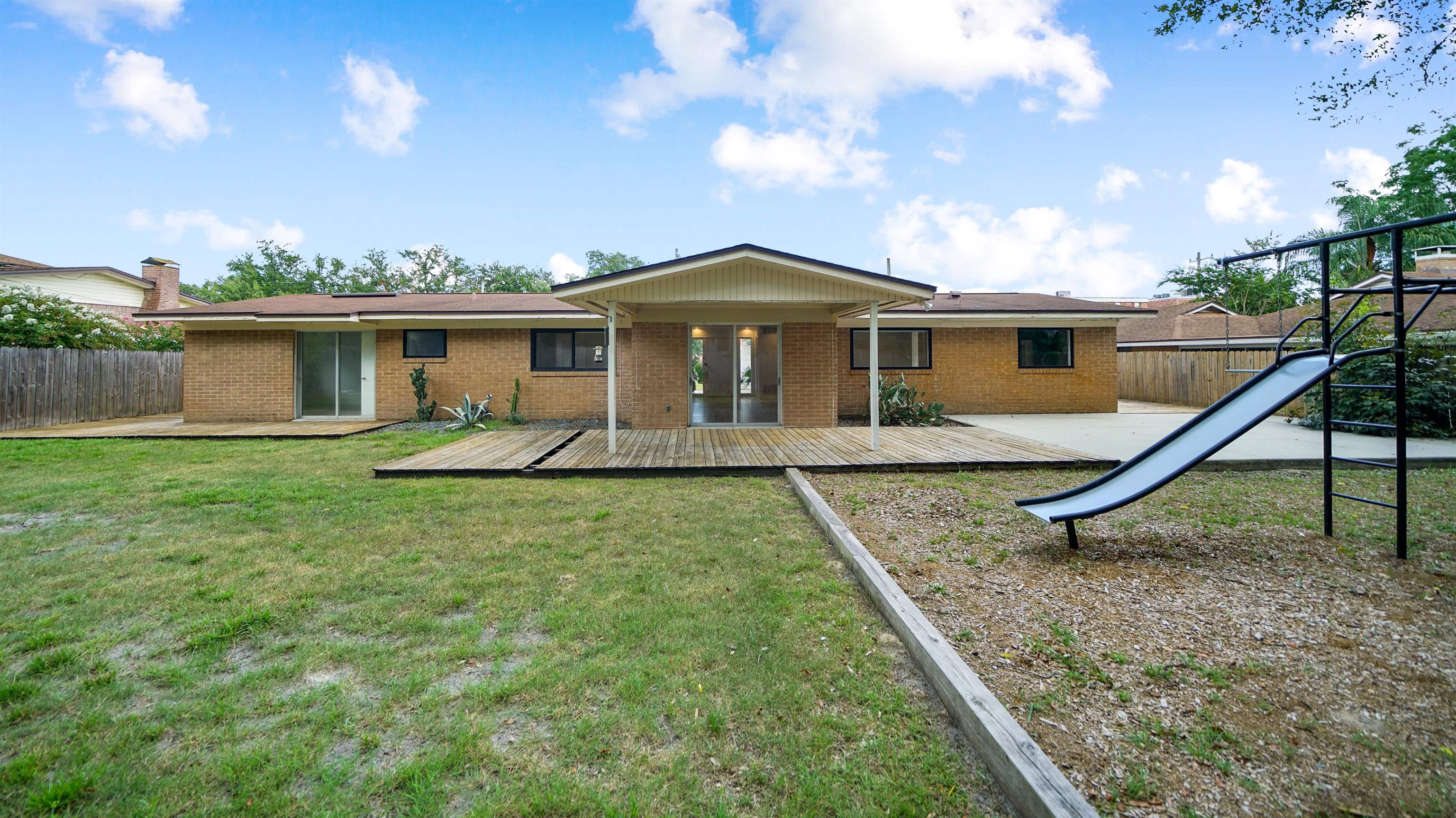 Image 29 of 35 For 1352 Sunnymeade Dr