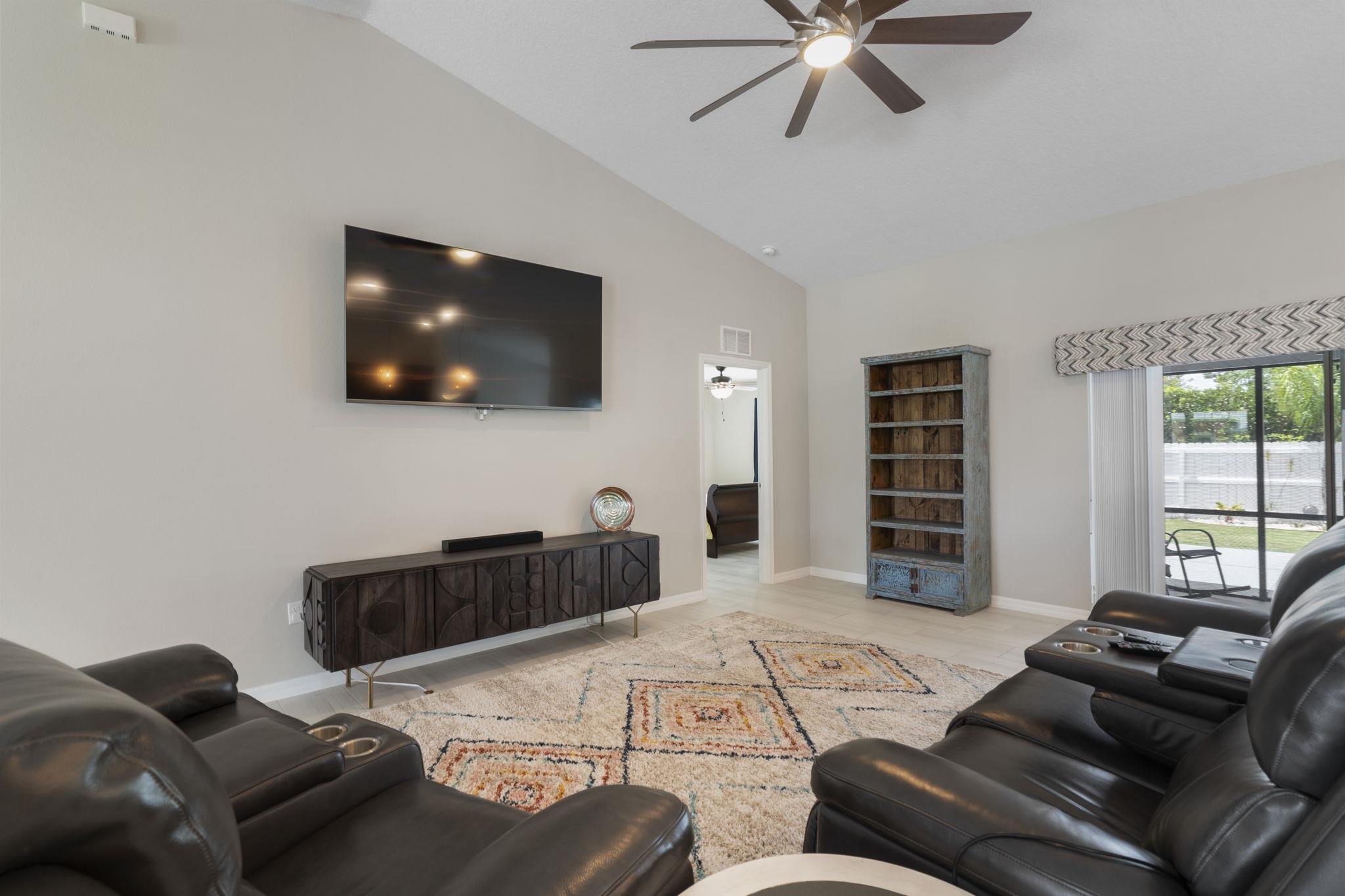 Image 10 of 46 For 26 White Feather Ln