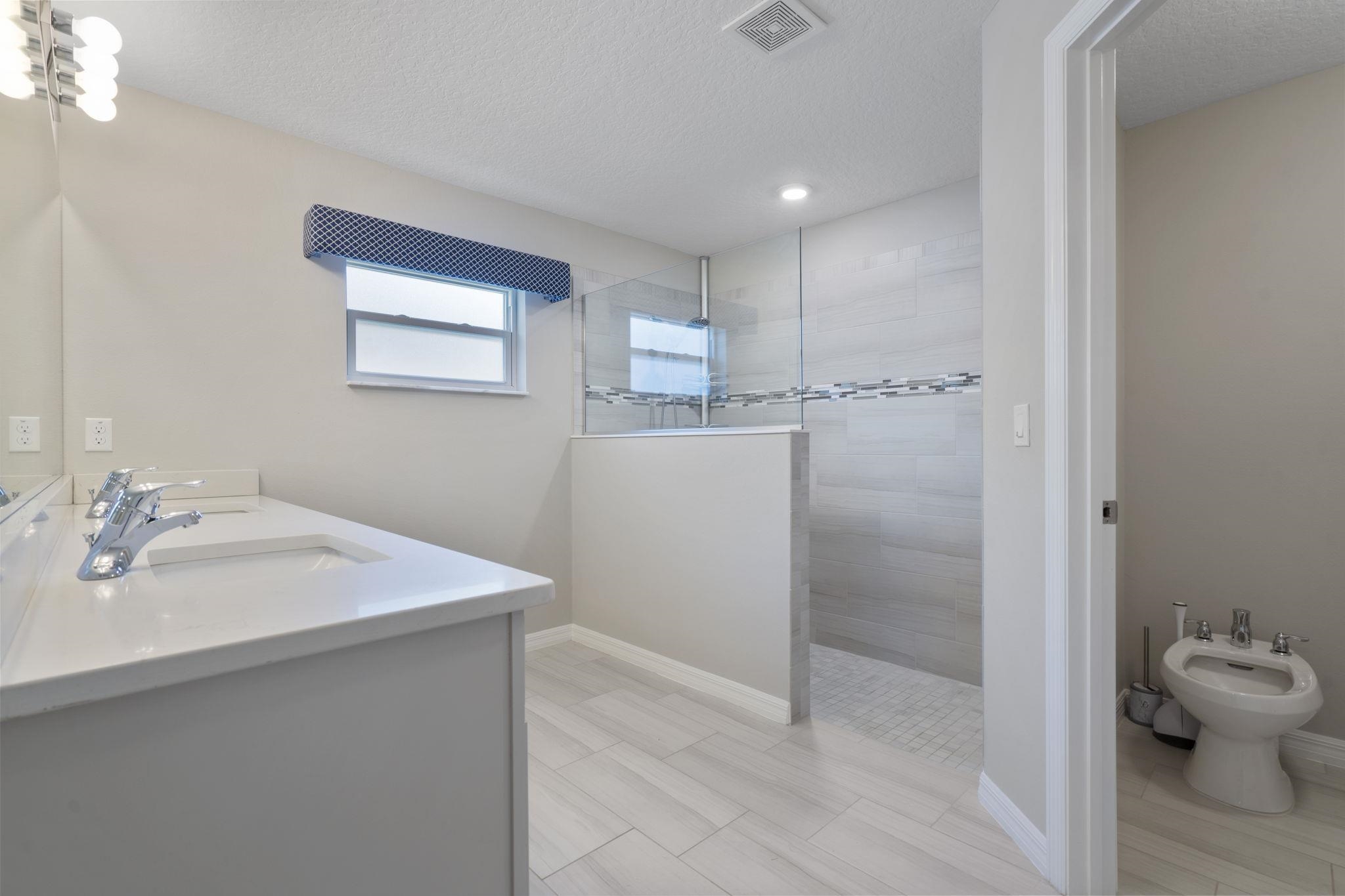 Image 30 of 46 For 26 White Feather Ln