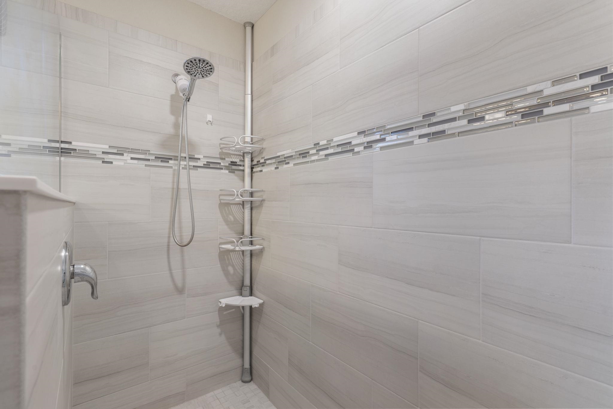 Image 32 of 46 For 26 White Feather Ln