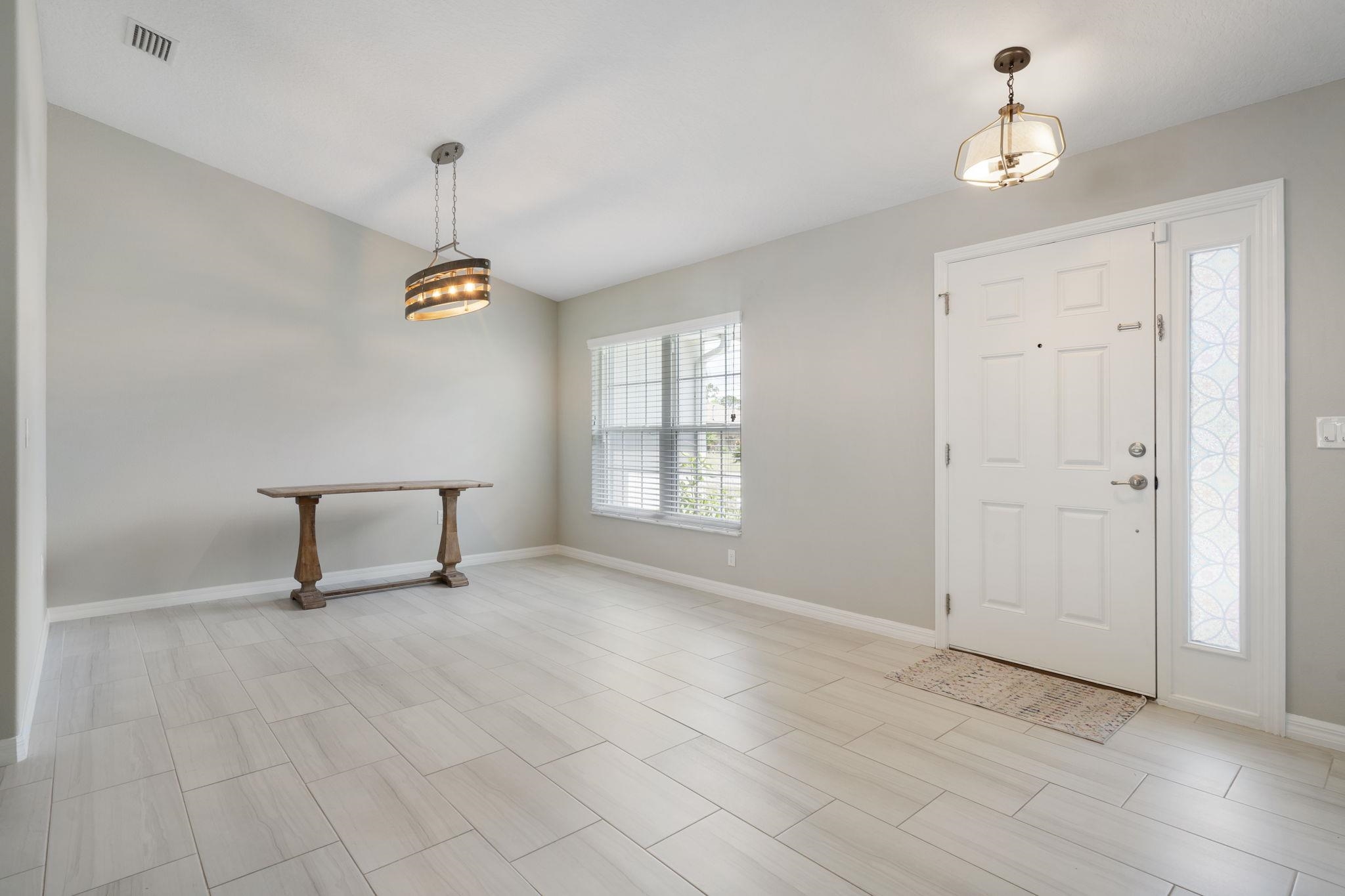 Image 6 of 46 For 26 White Feather Ln