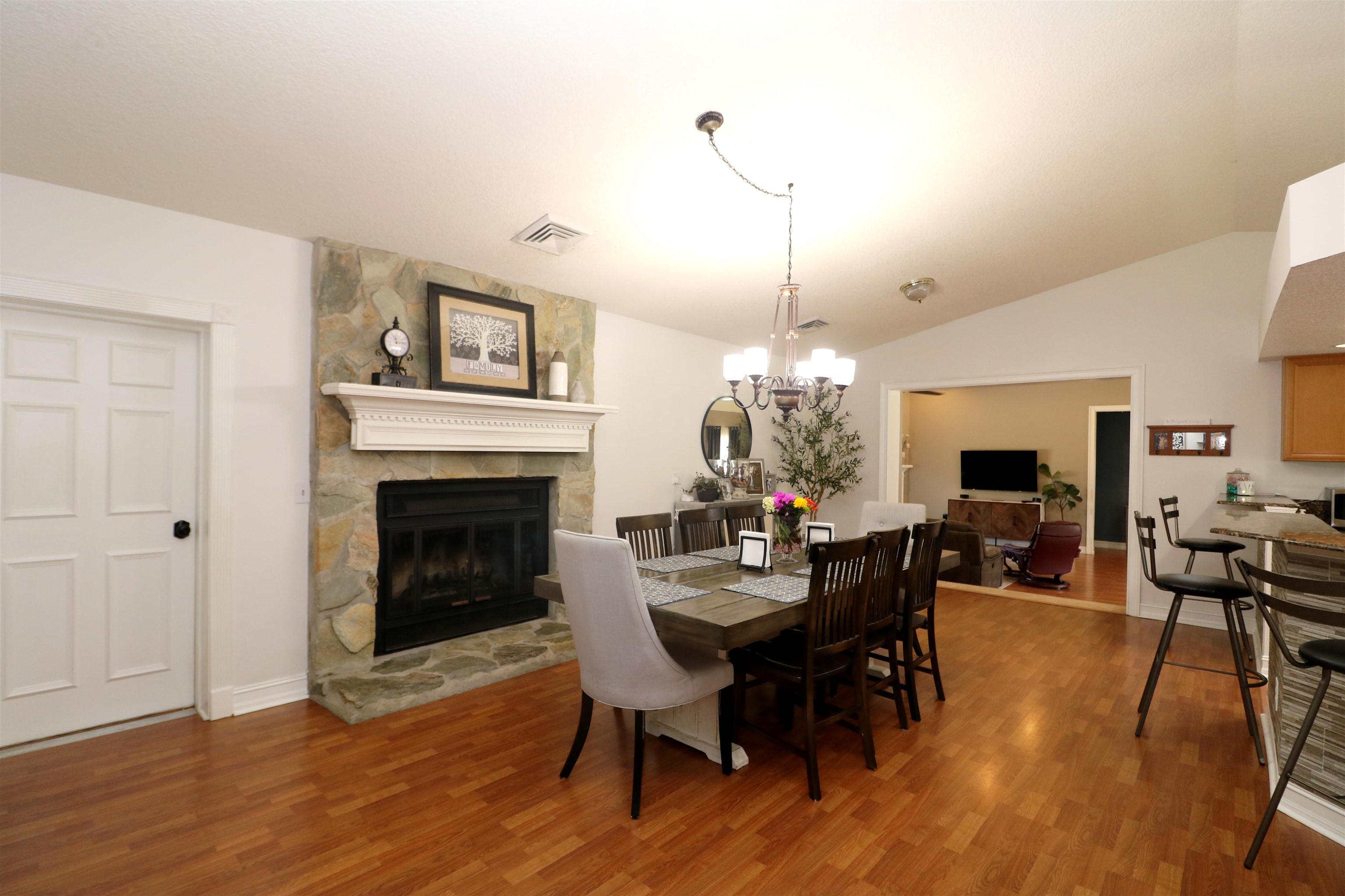 Image 16 of 66 For 2111 Forbes Rd