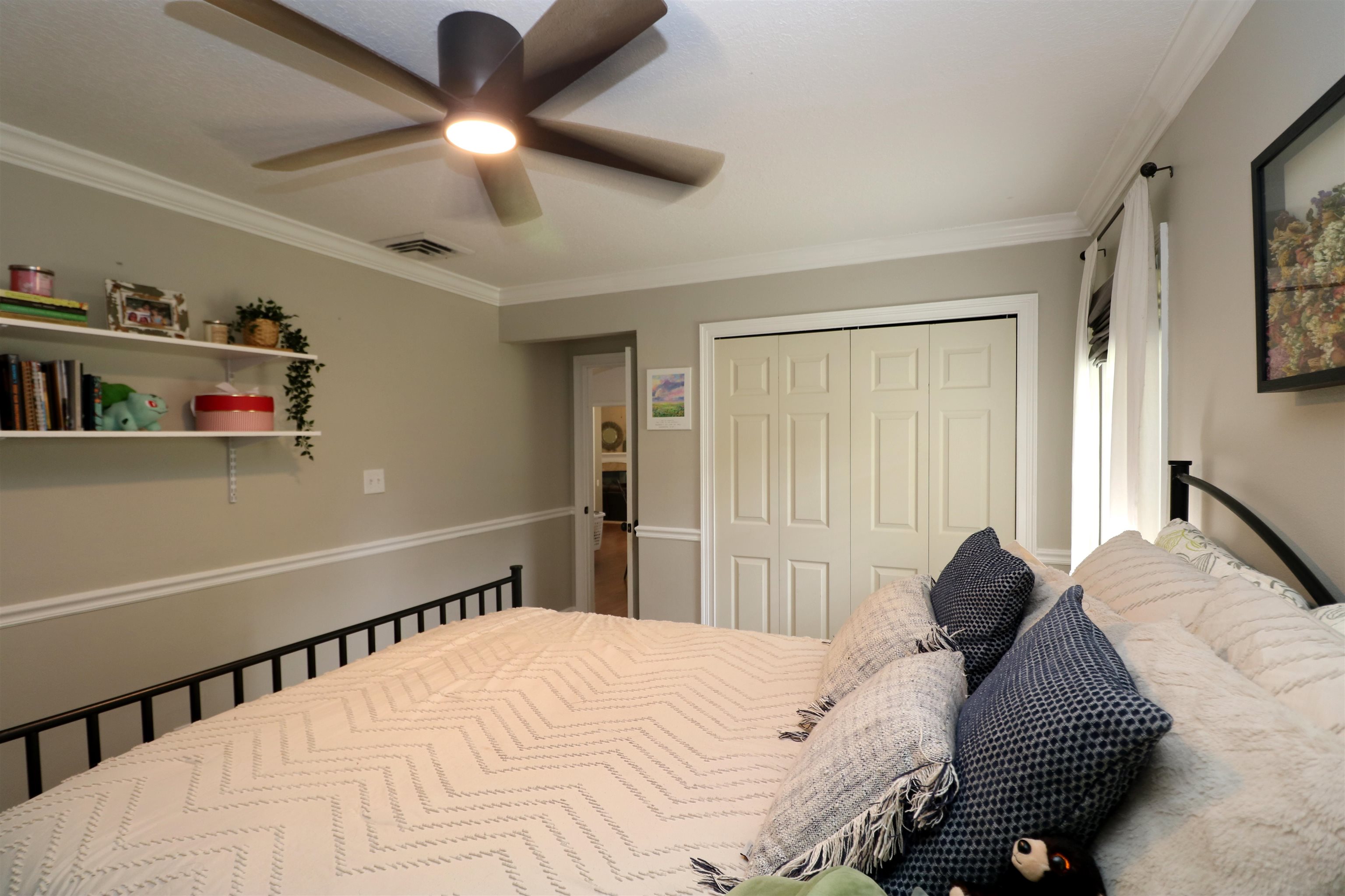 Image 27 of 66 For 2111 Forbes Rd