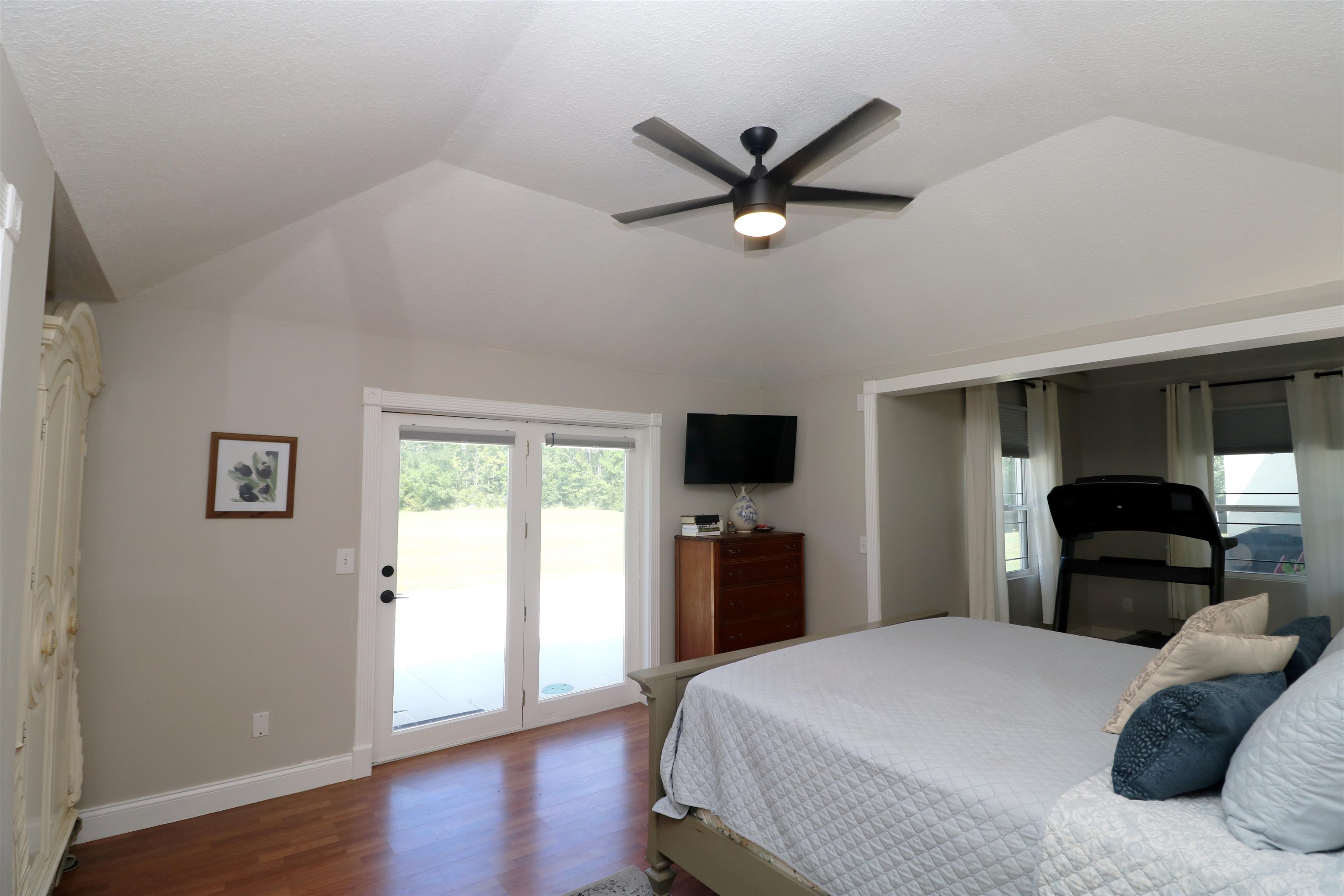 Image 38 of 66 For 2111 Forbes Rd