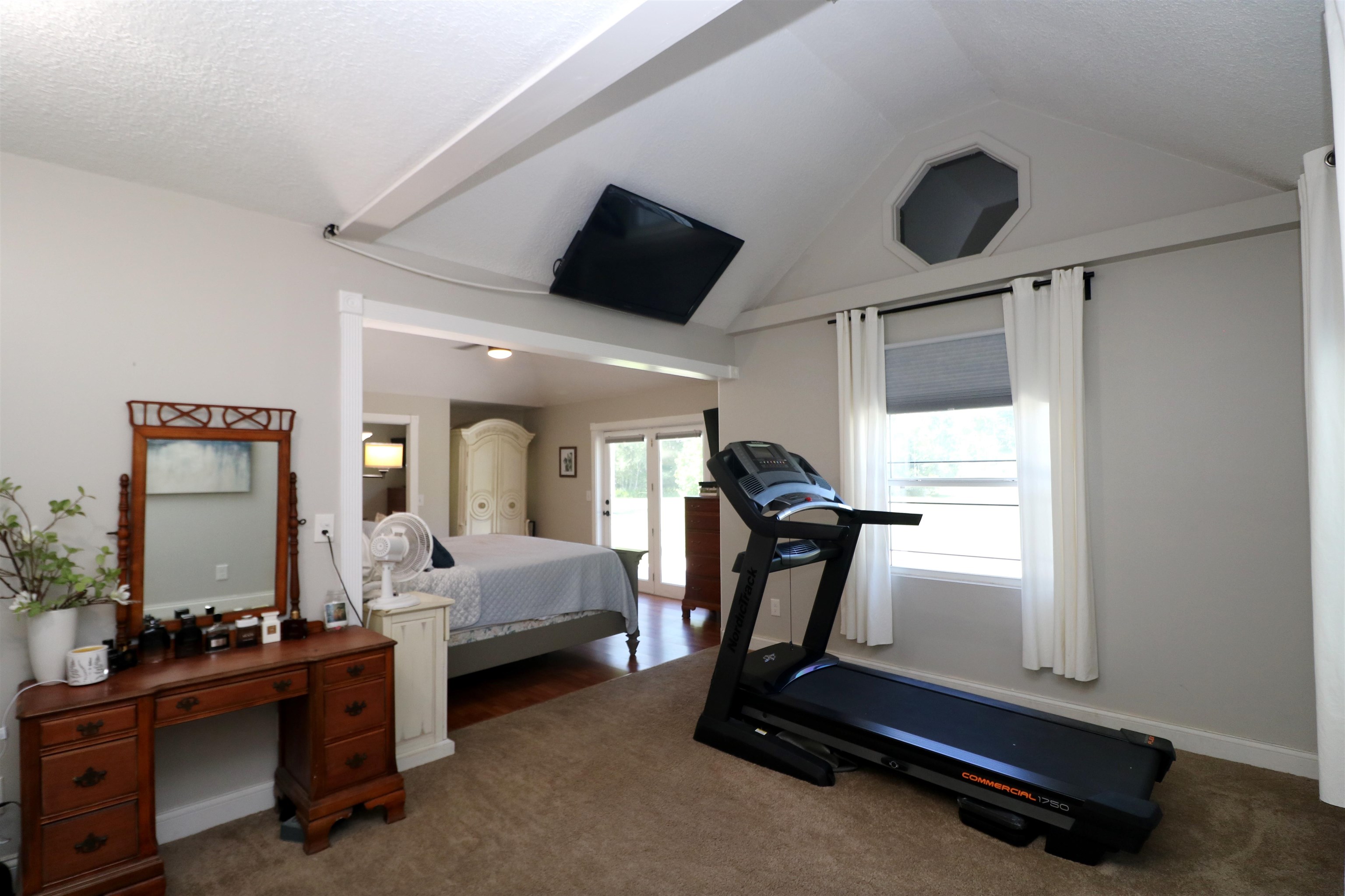 Image 40 of 66 For 2111 Forbes Rd