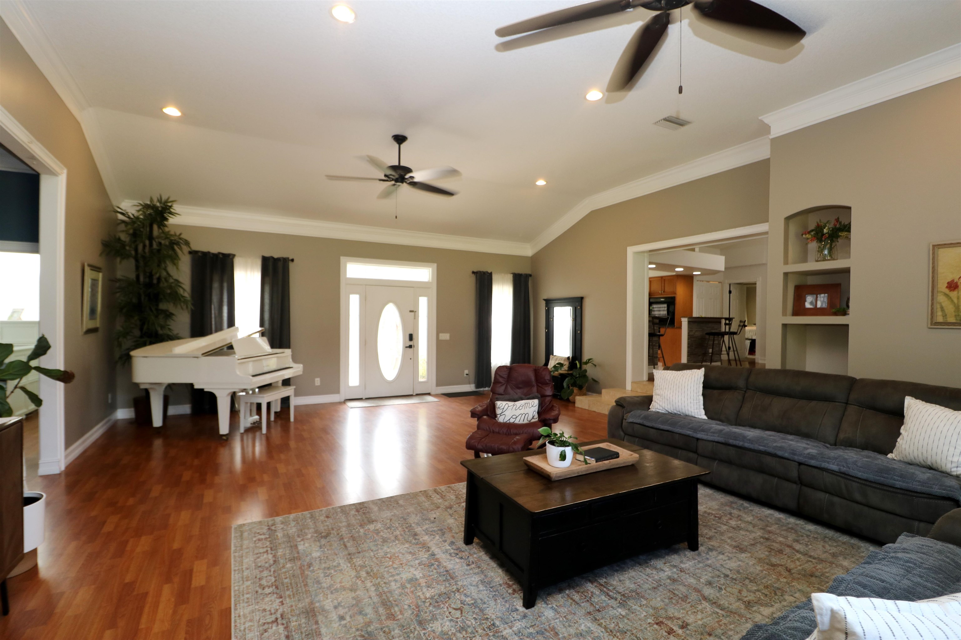 Image 9 of 66 For 2111 Forbes Rd