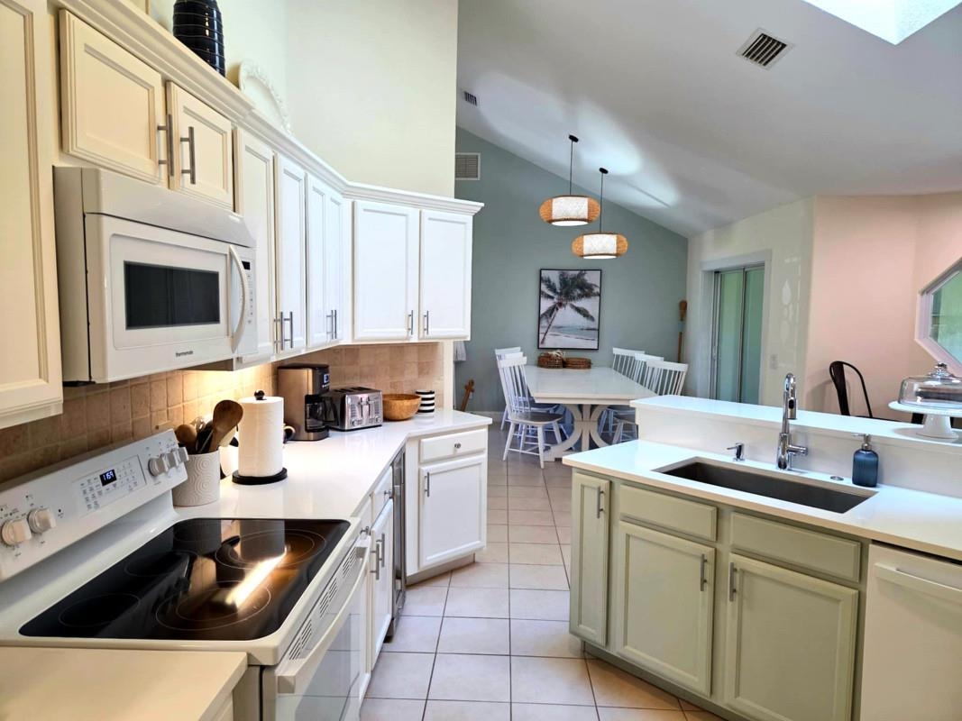 Image 13 of 43 For 5385 3rd St  