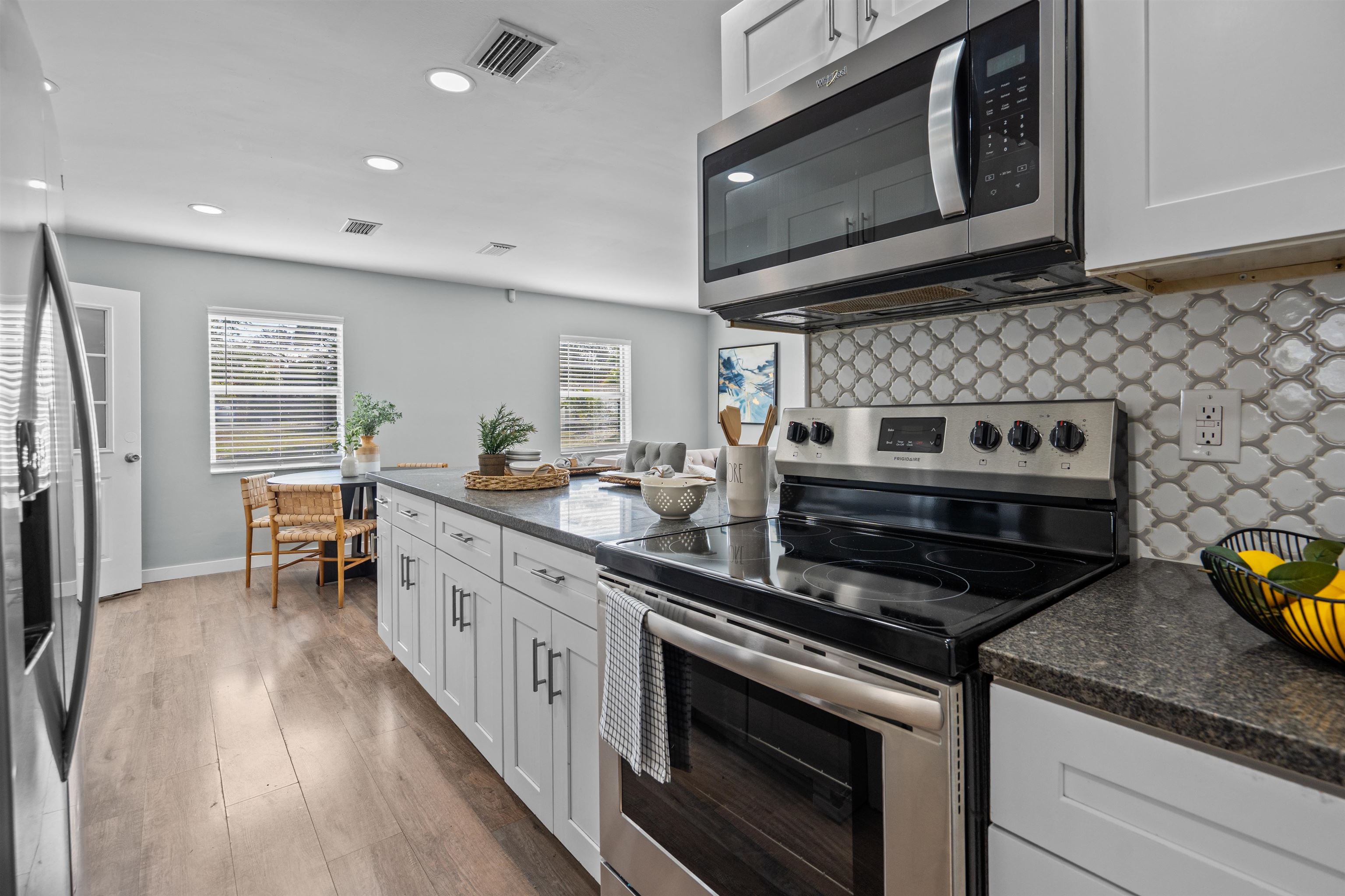 Image 12 of 35 For 258 Costado St