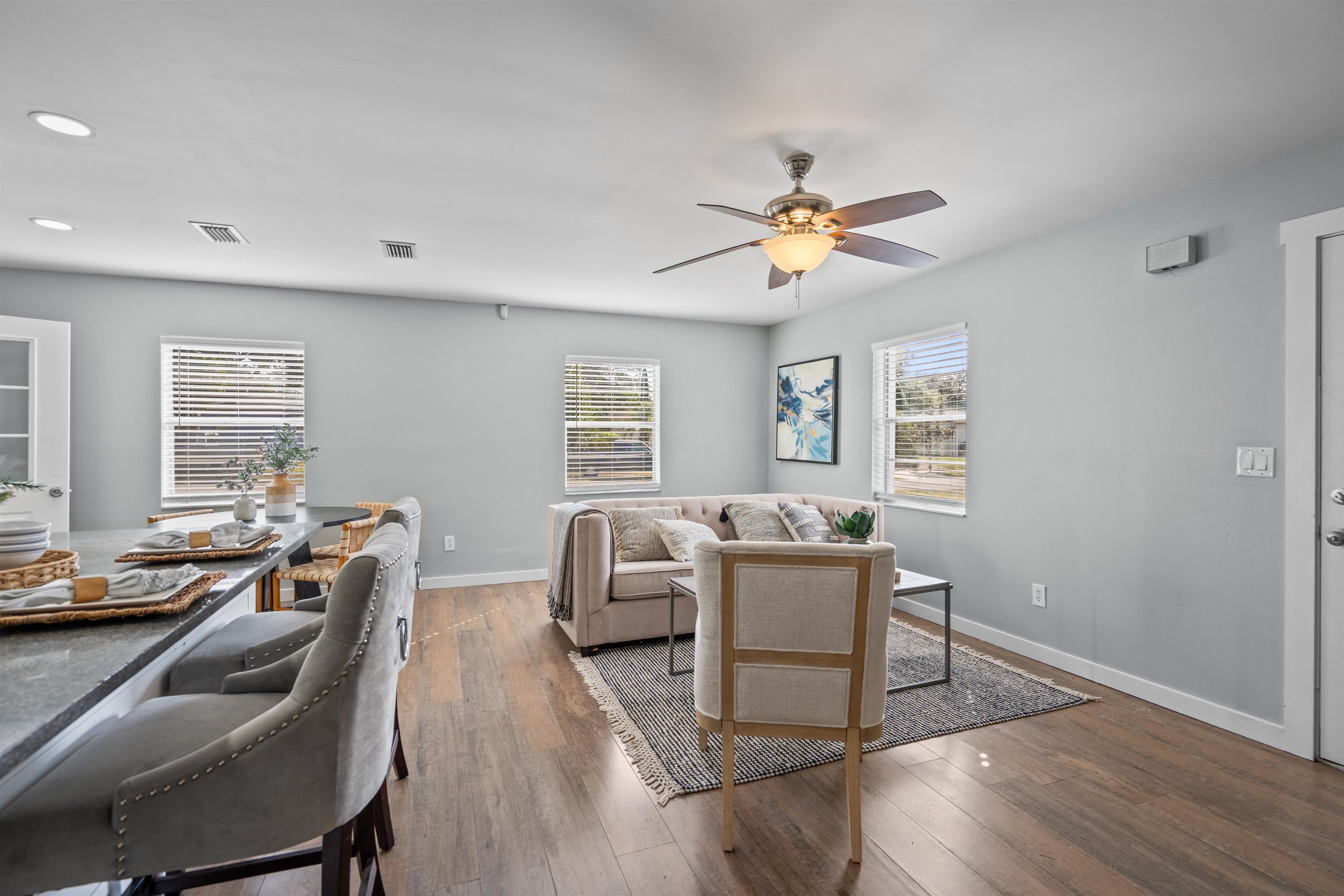 Image 17 of 35 For 258 Costado St