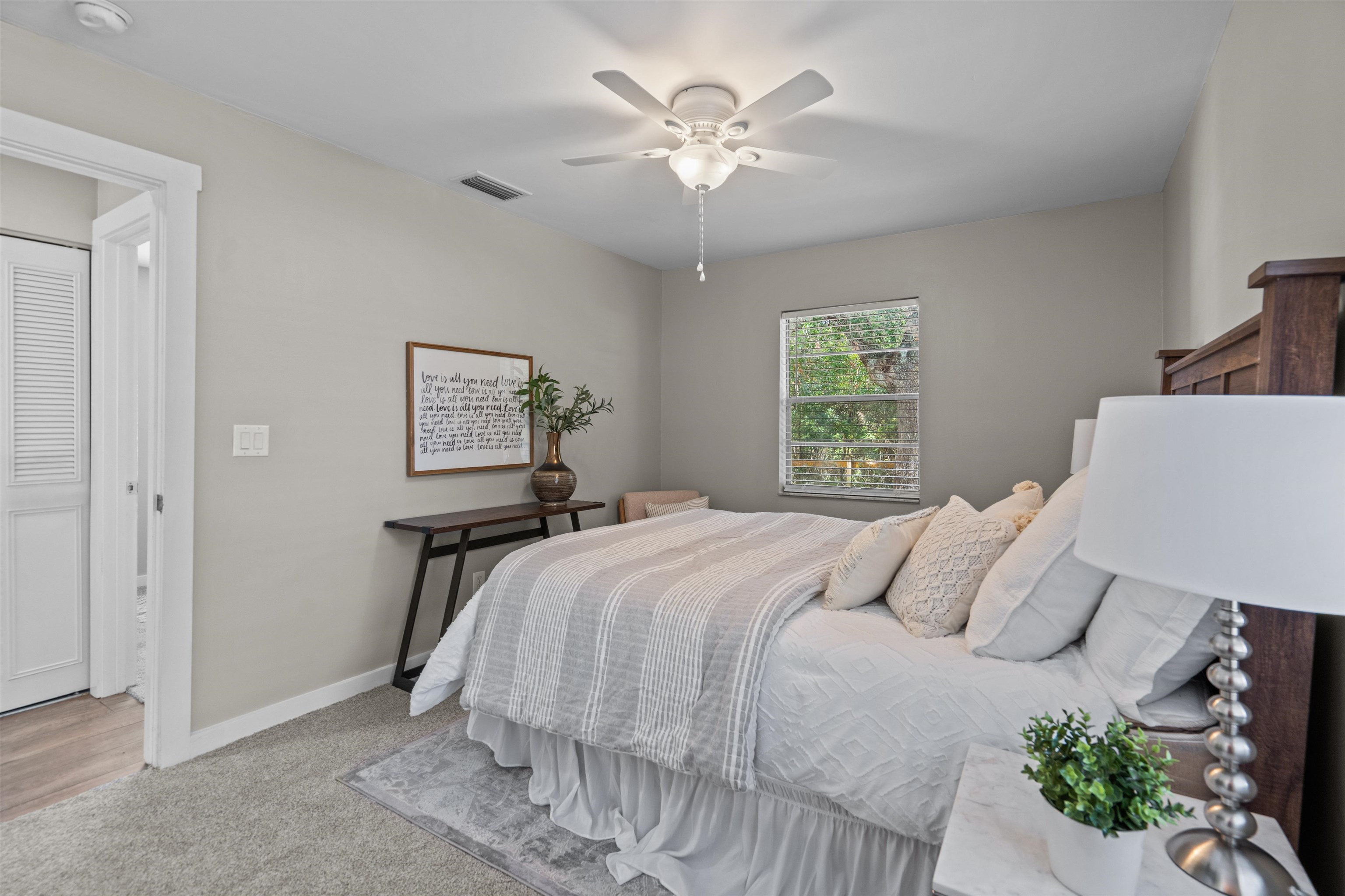 Image 24 of 35 For 258 Costado St