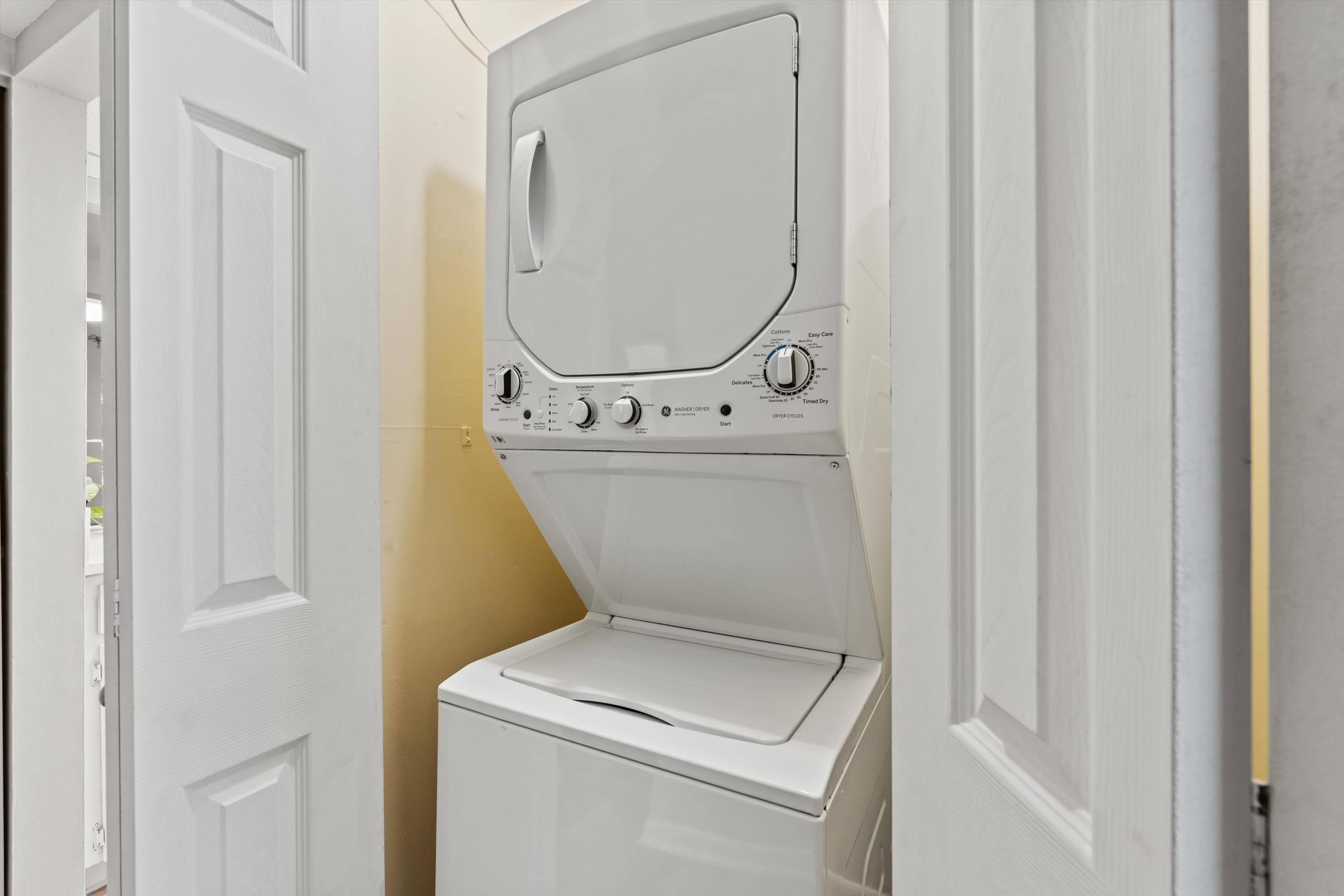 Image 12 of 27 For 13 Alcira Ct