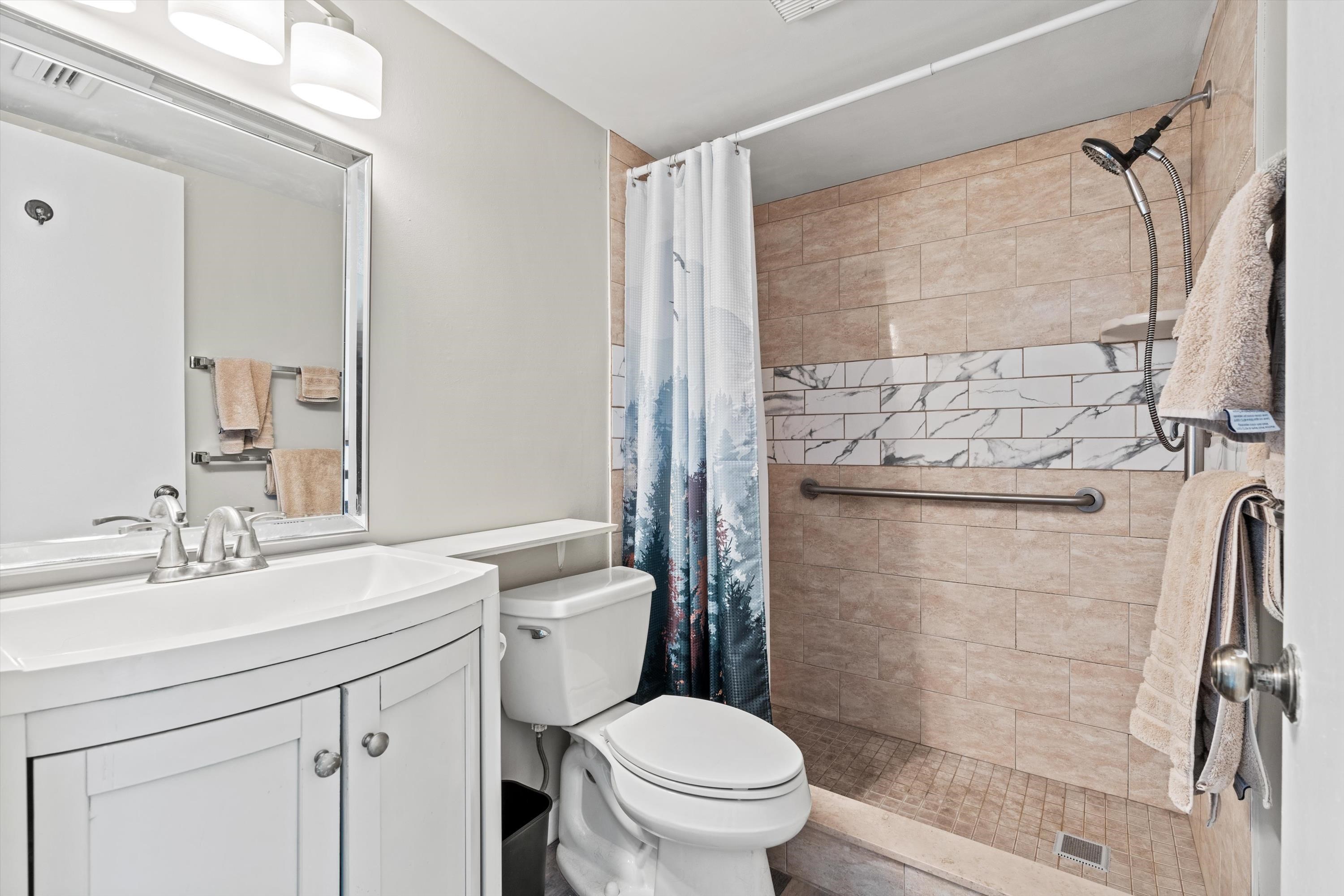 Image 18 of 27 For 13 Alcira Ct