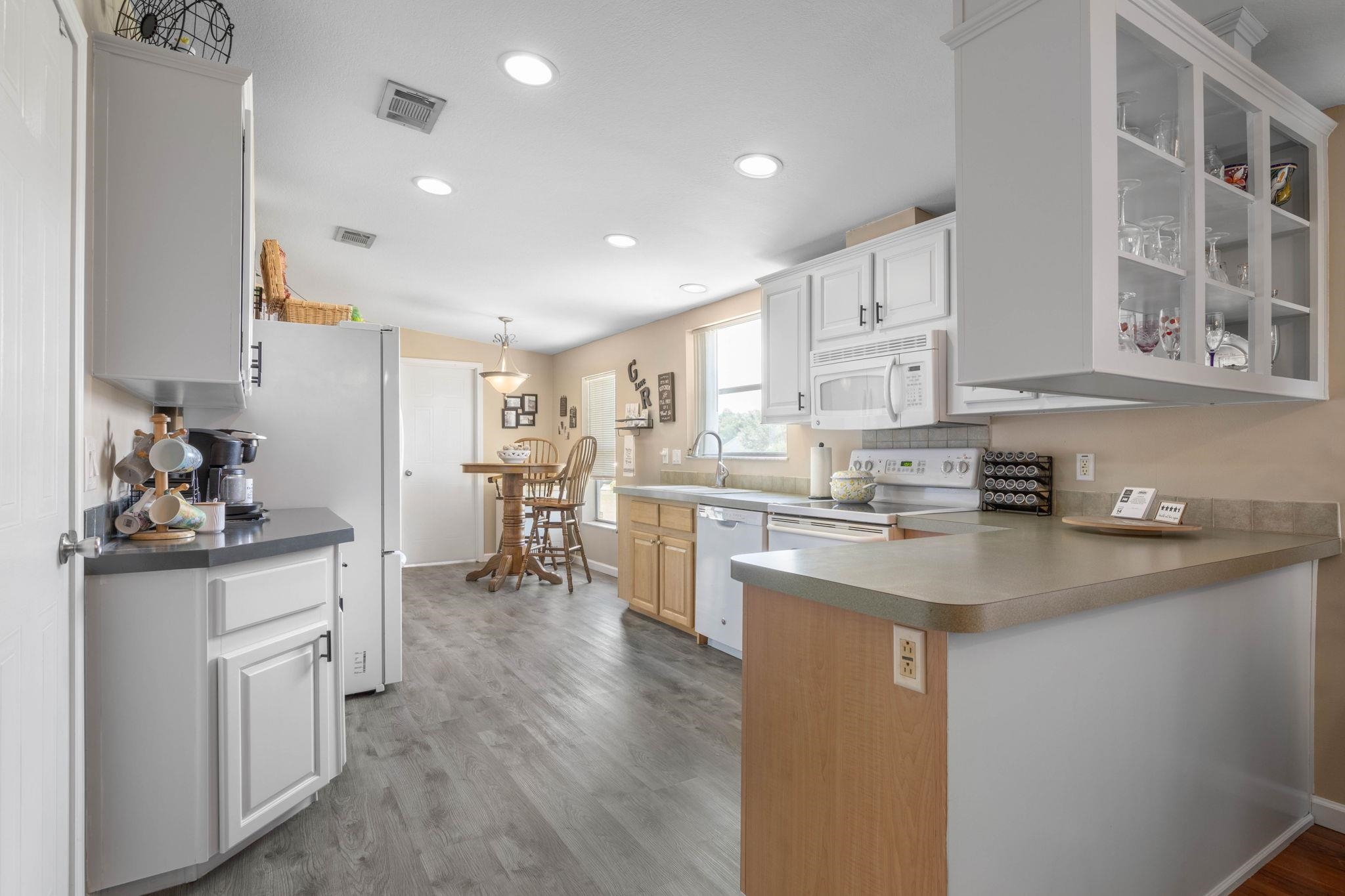 Image 14 of 71 For 2760 Screech Owl Ave N