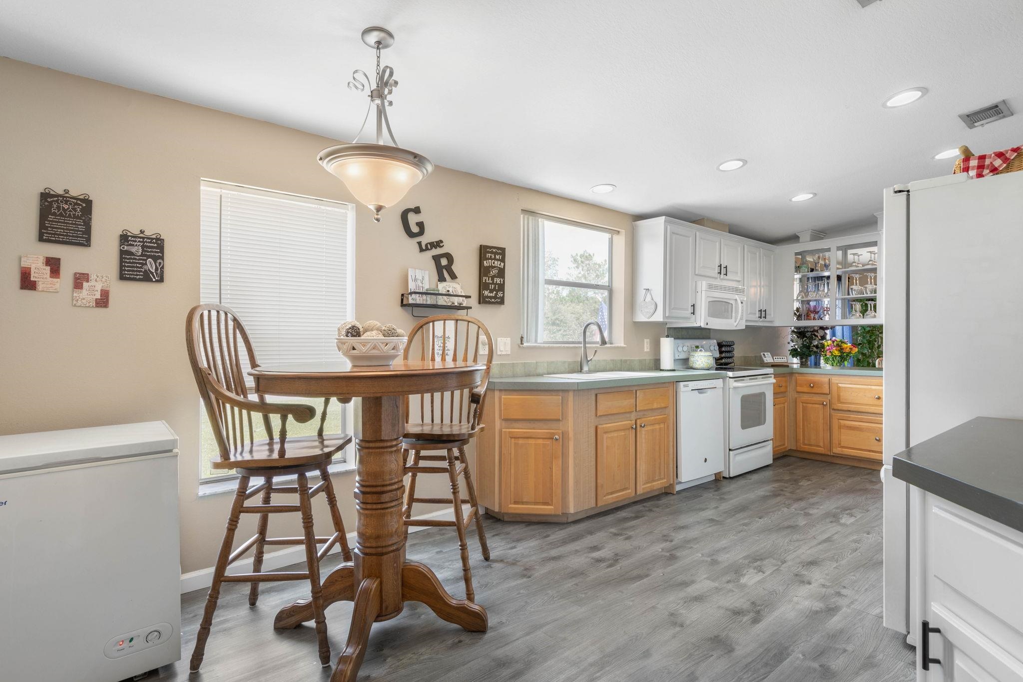 Image 17 of 71 For 2760 Screech Owl Ave N