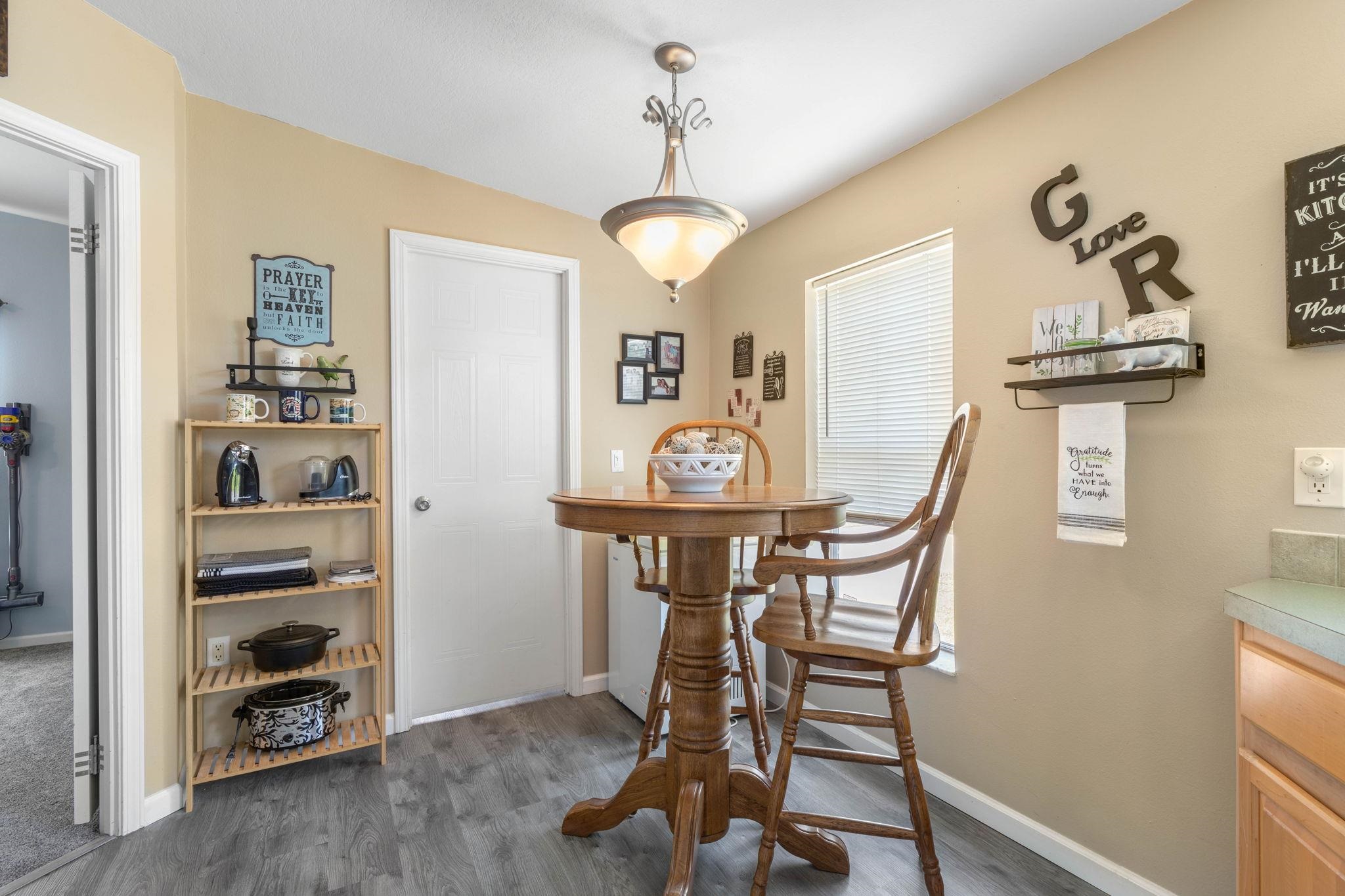 Image 22 of 71 For 2760 Screech Owl Ave N