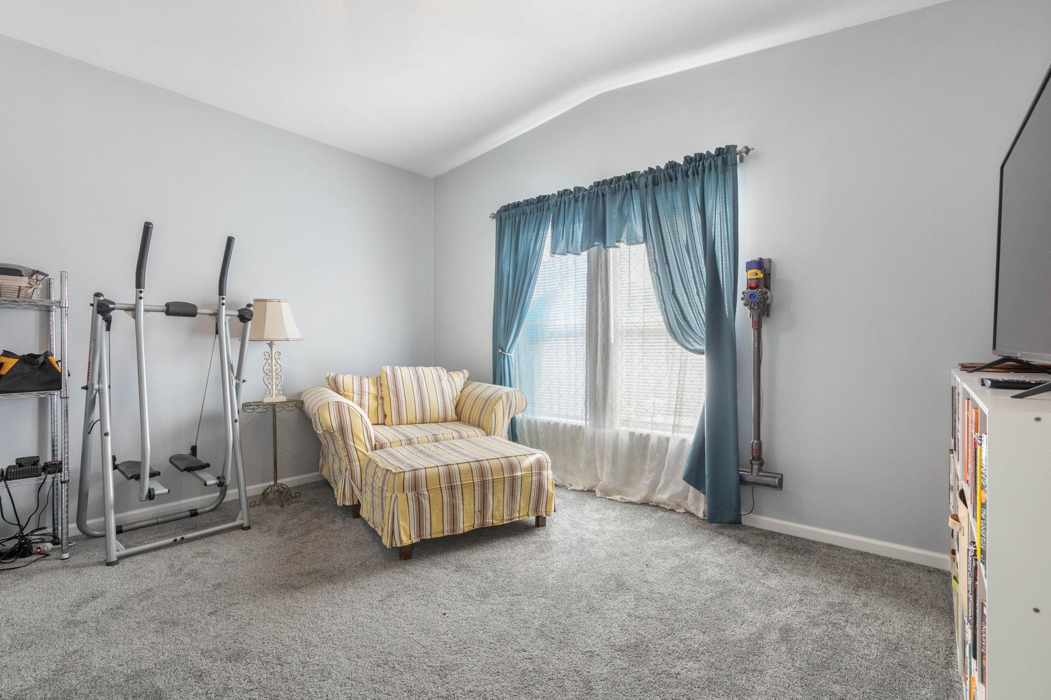 Image 23 of 71 For 2760 Screech Owl Ave N